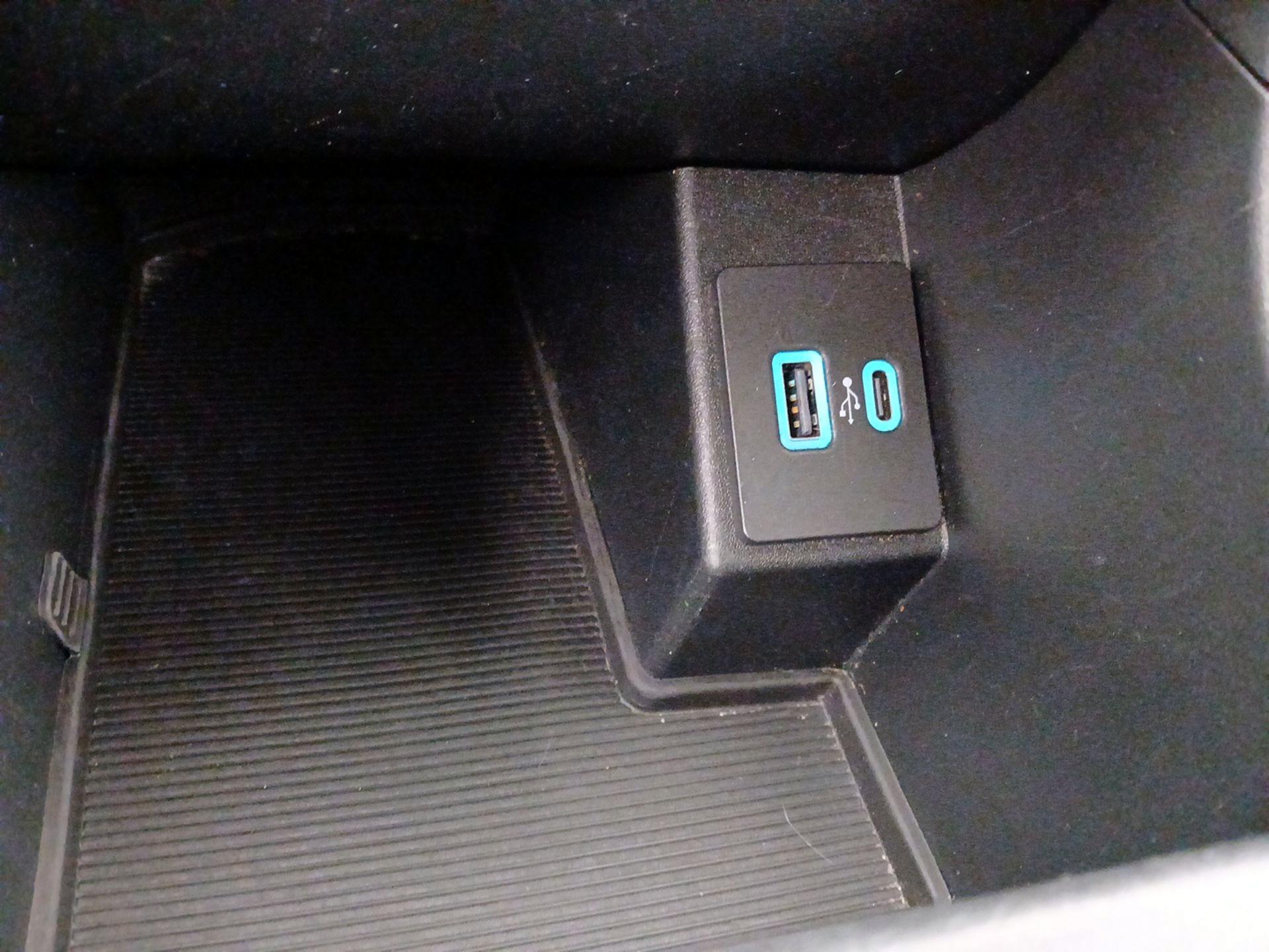 Thumbnail: 2024 Ford Edge - 18