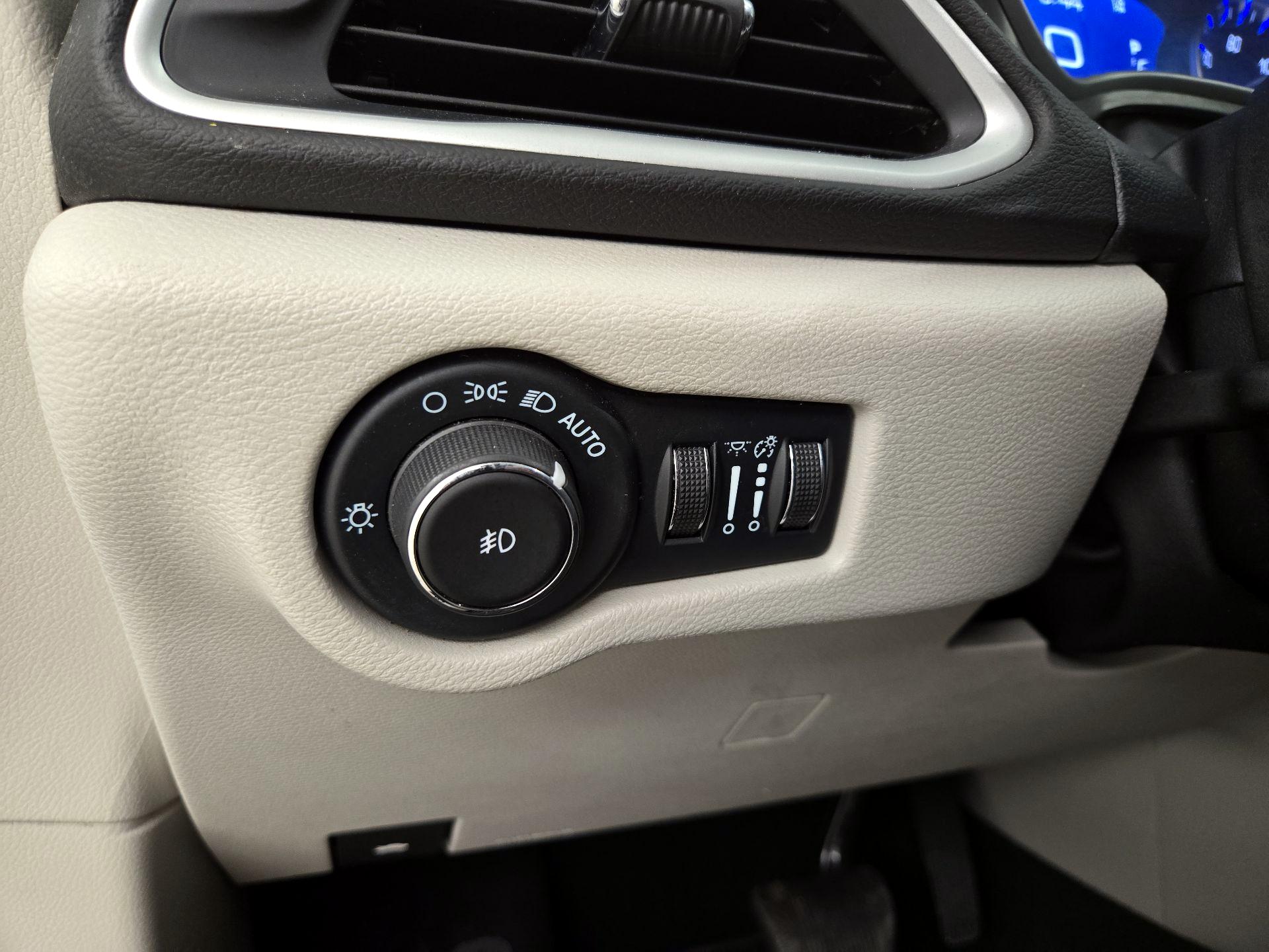 Thumbnail: 2024 Chrysler Pacifica - 13