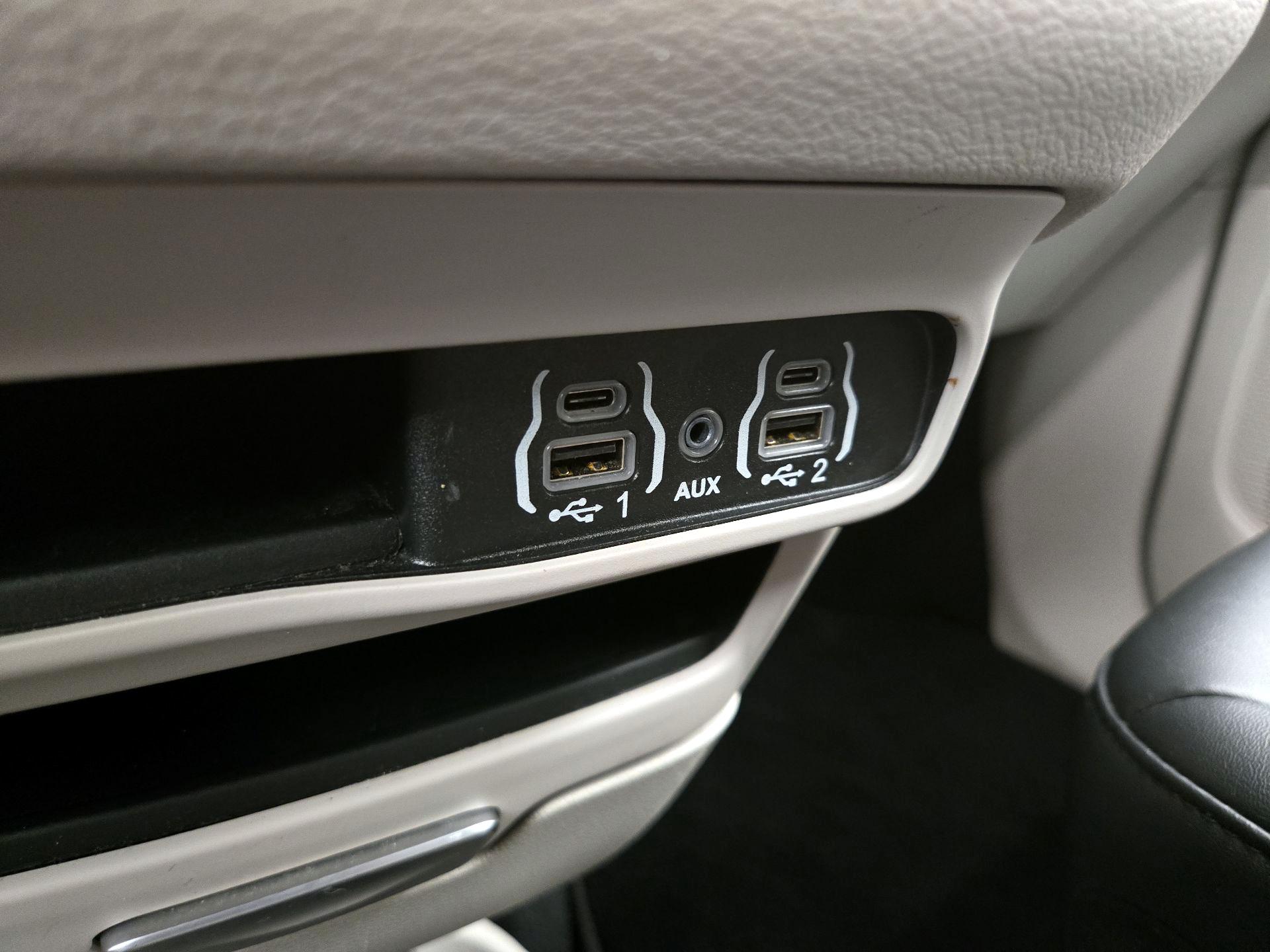 Thumbnail: 2024 Chrysler Pacifica - 18