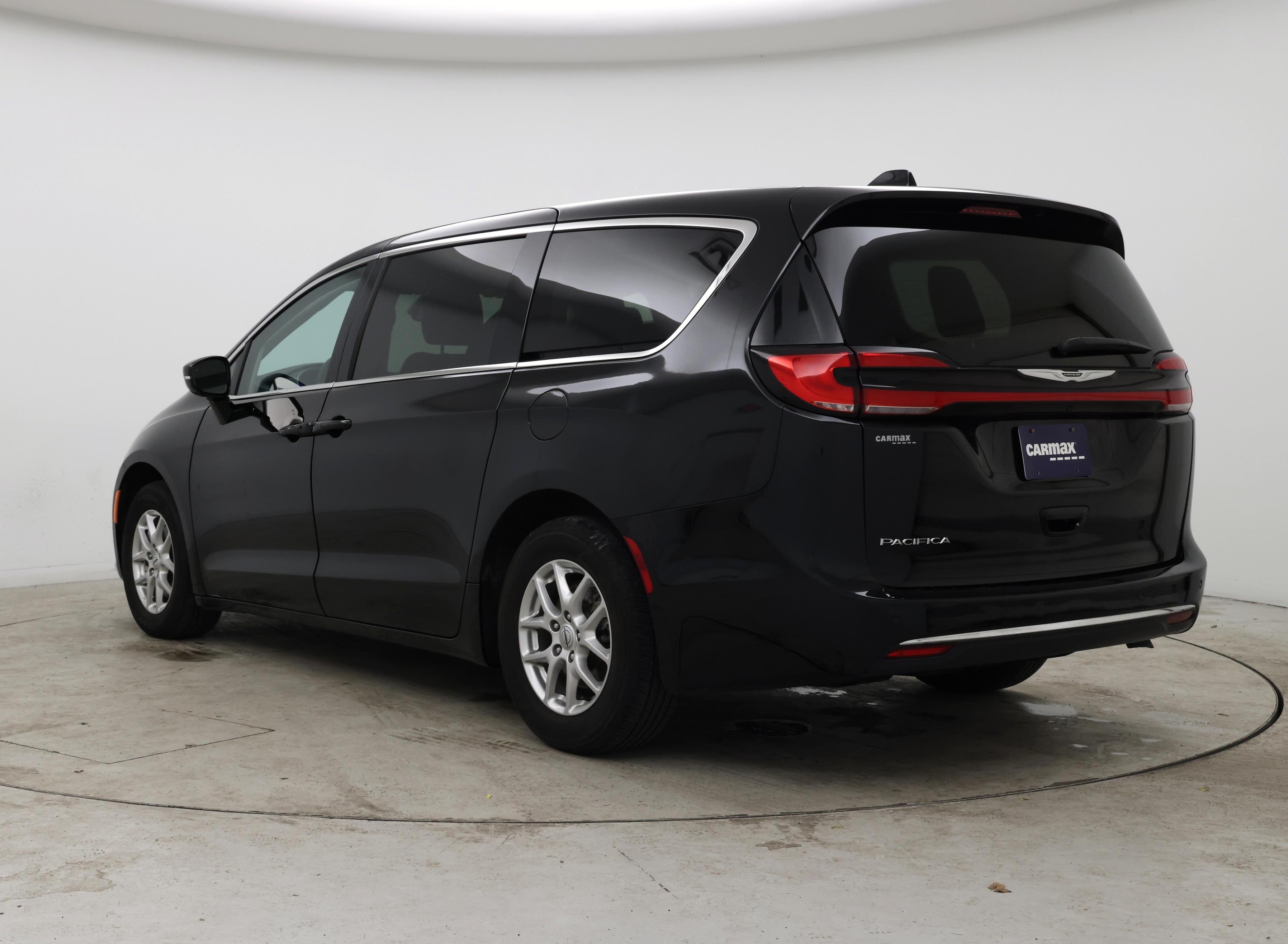 Thumbnail: 2024 Chrysler Pacifica - 2