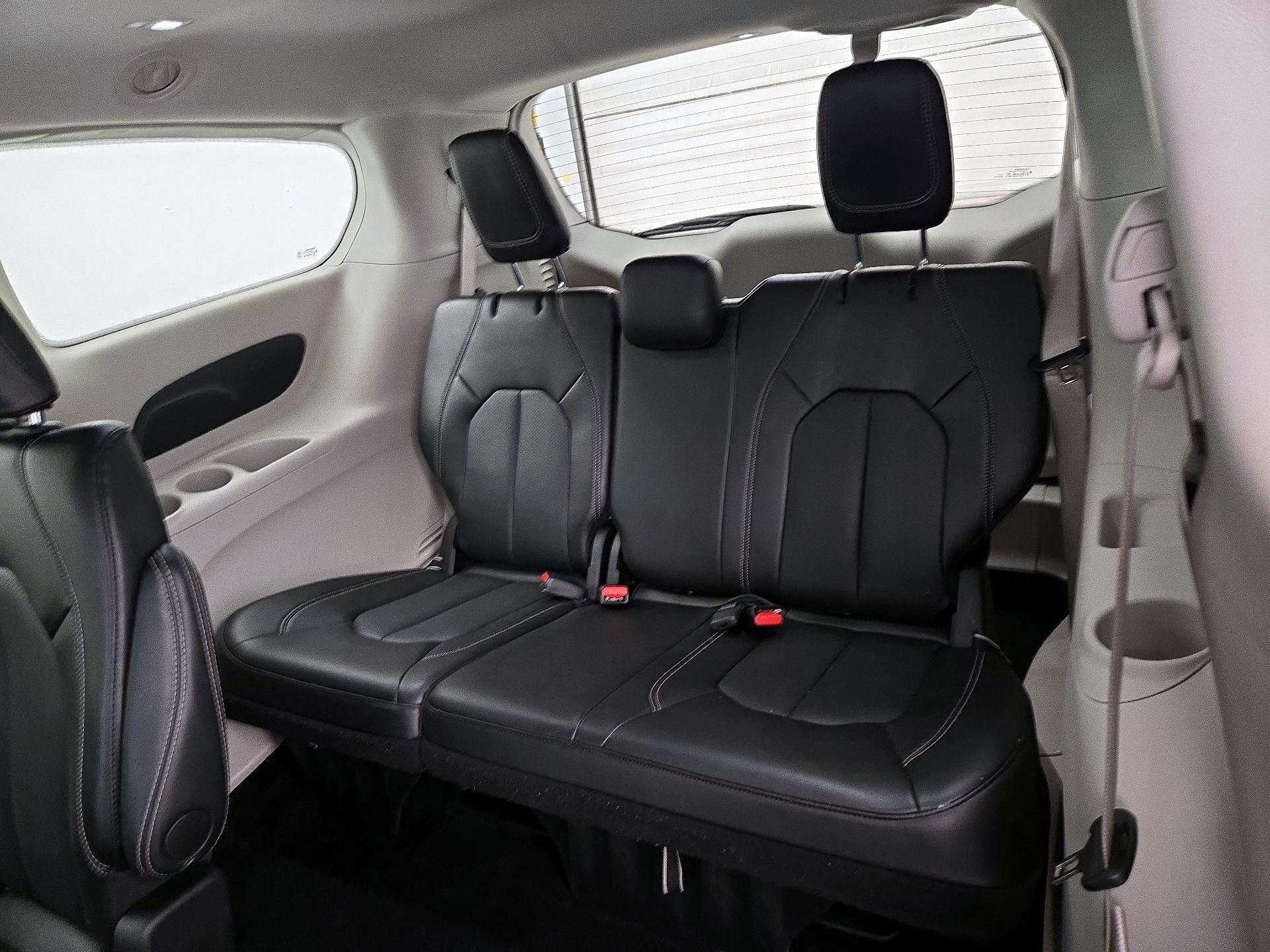 Thumbnail: 2024 Chrysler Pacifica - 20