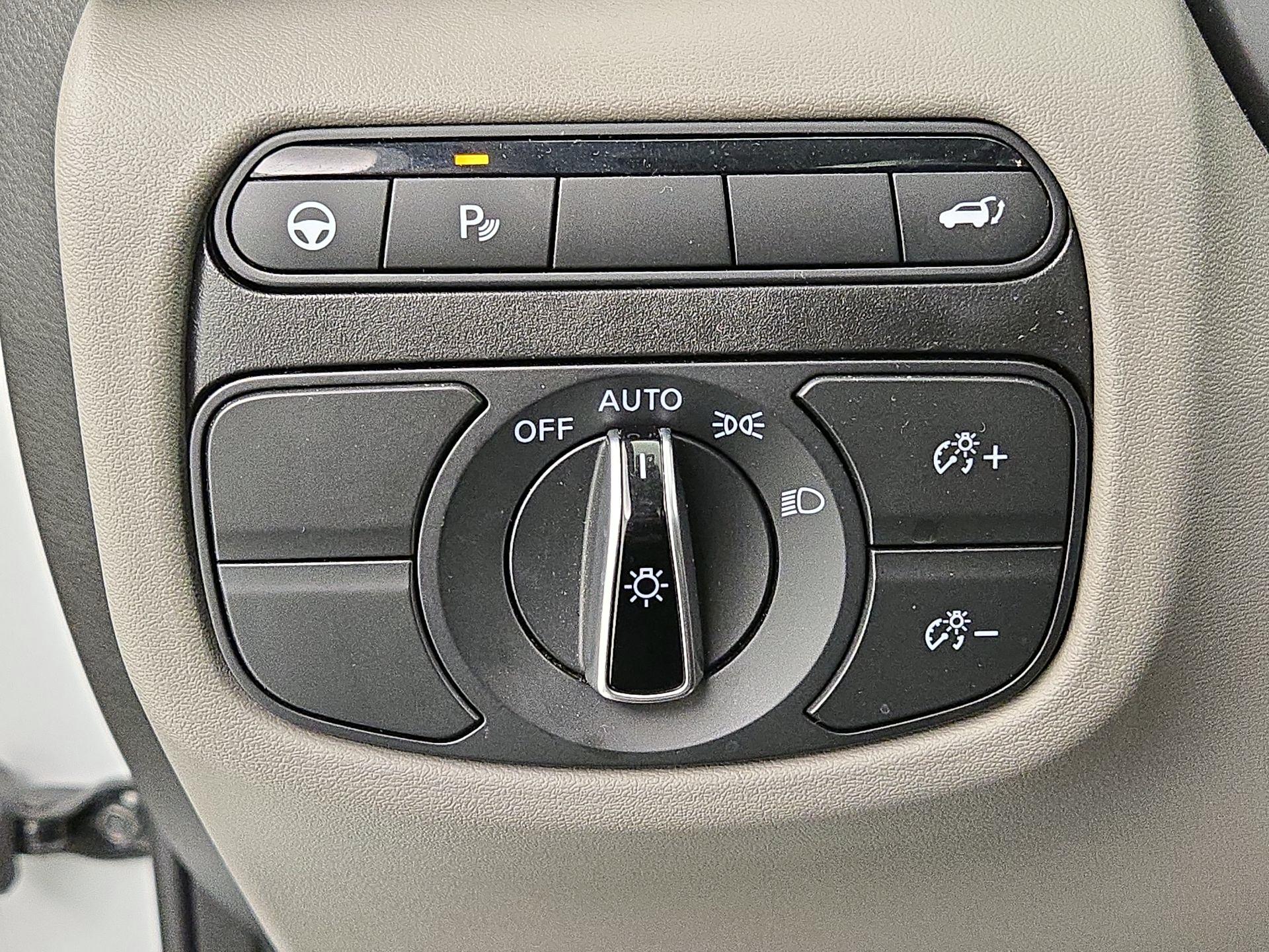 Thumbnail: 2023 INFINITI QX50 - 13