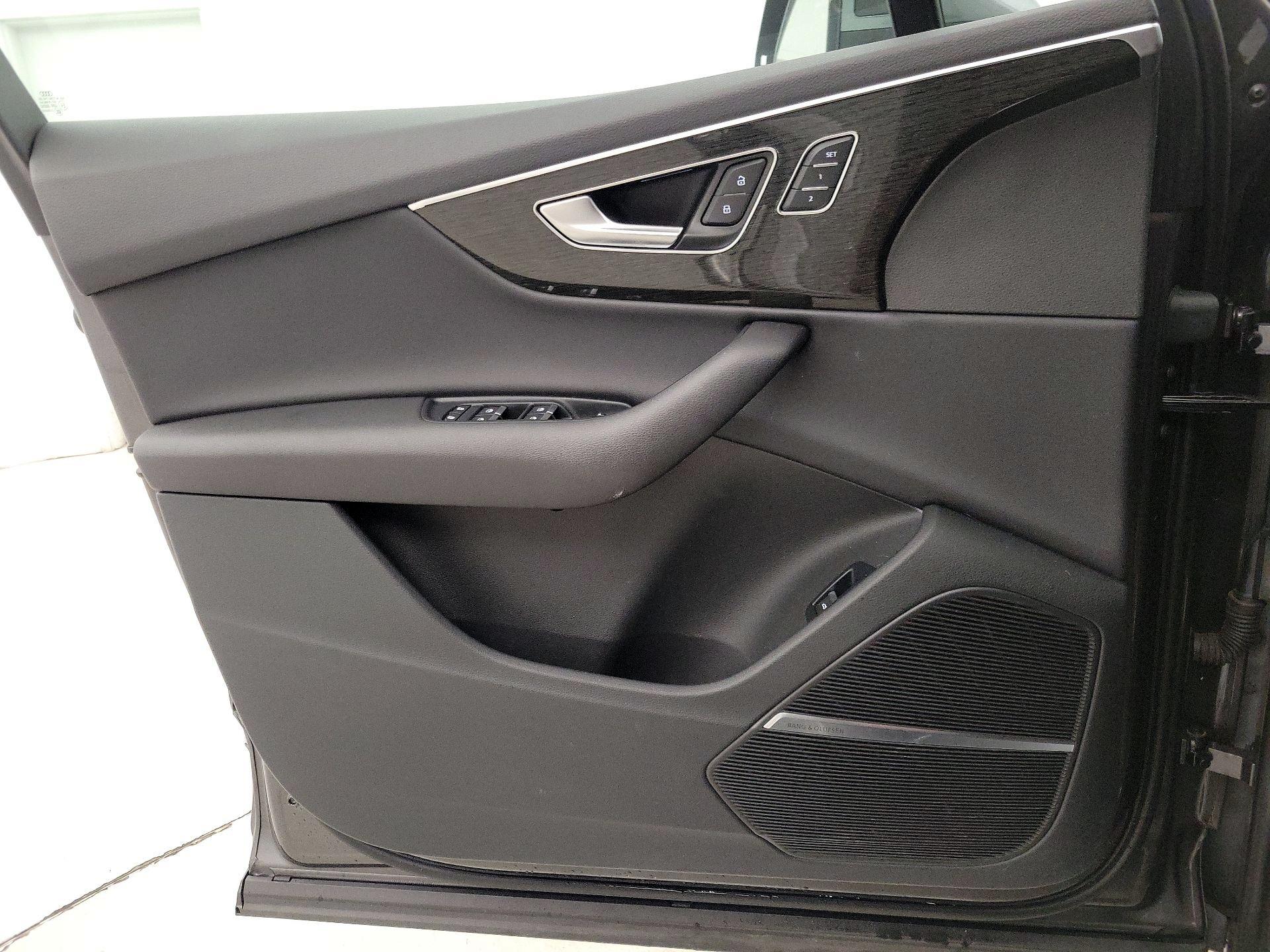 Thumbnail: 2021 Audi Q7 - 12