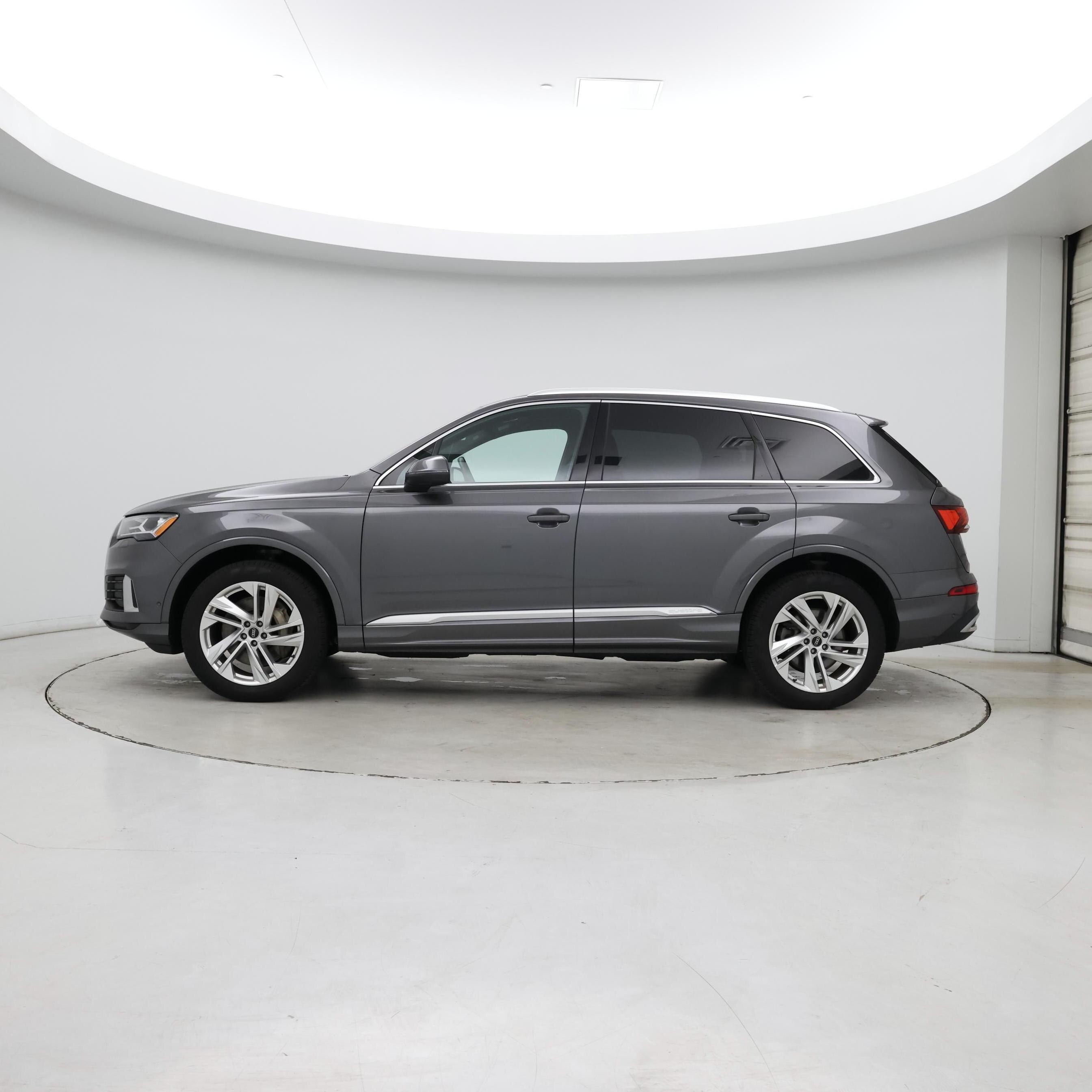 Thumbnail: 2021 Audi Q7 - 3