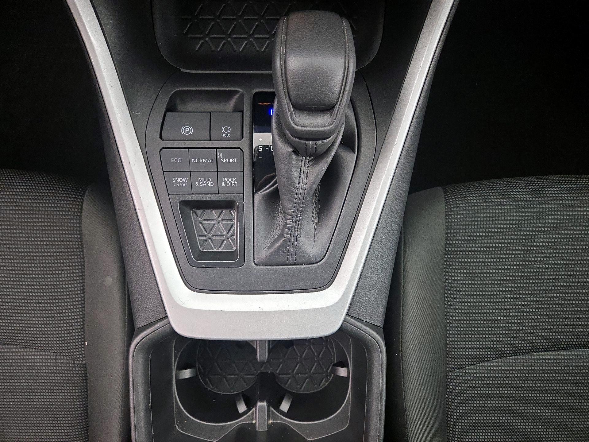 Thumbnail: 2024 Toyota RAV4 - 17