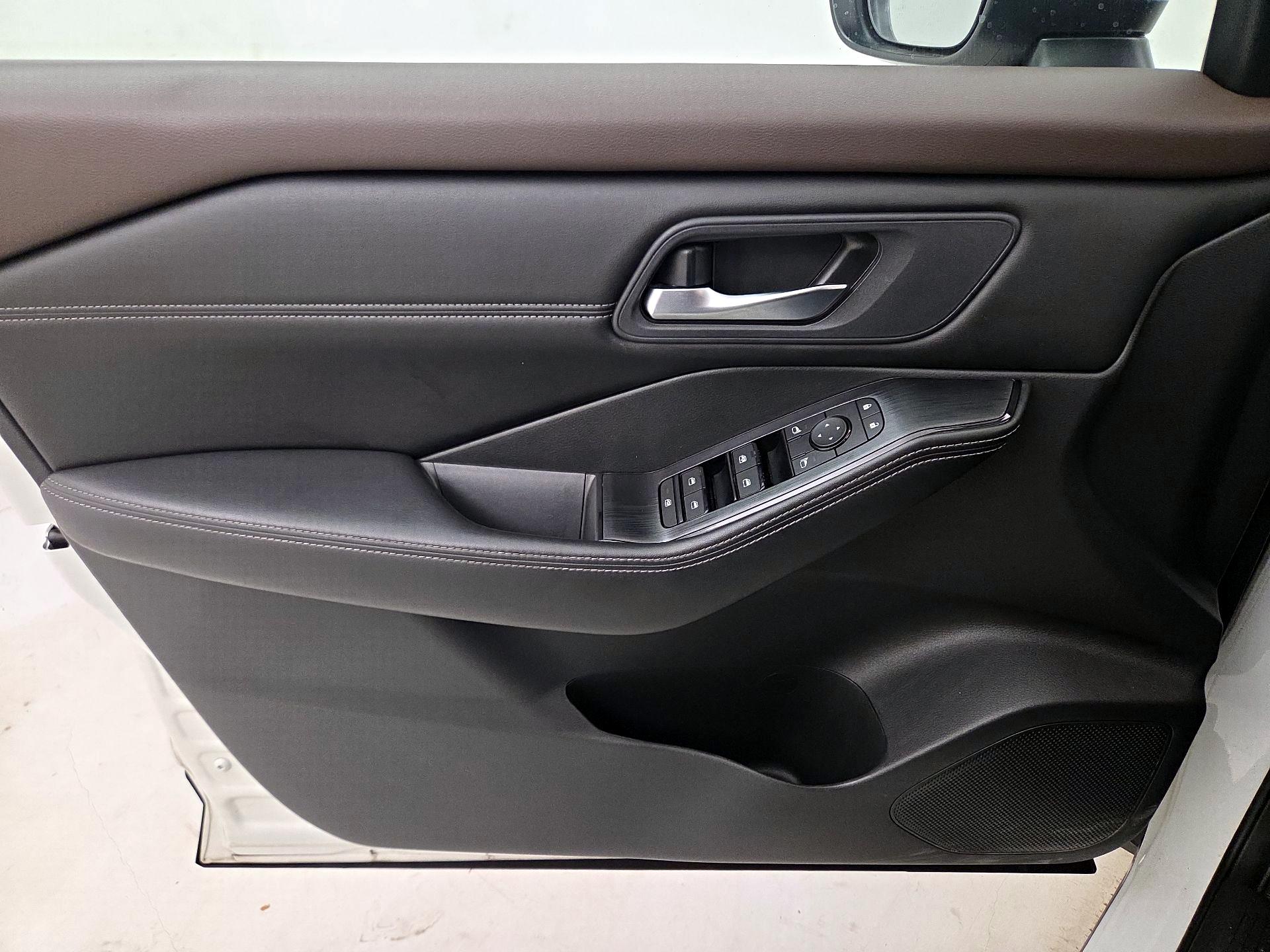 Thumbnail: 2023 Nissan Rogue - 12