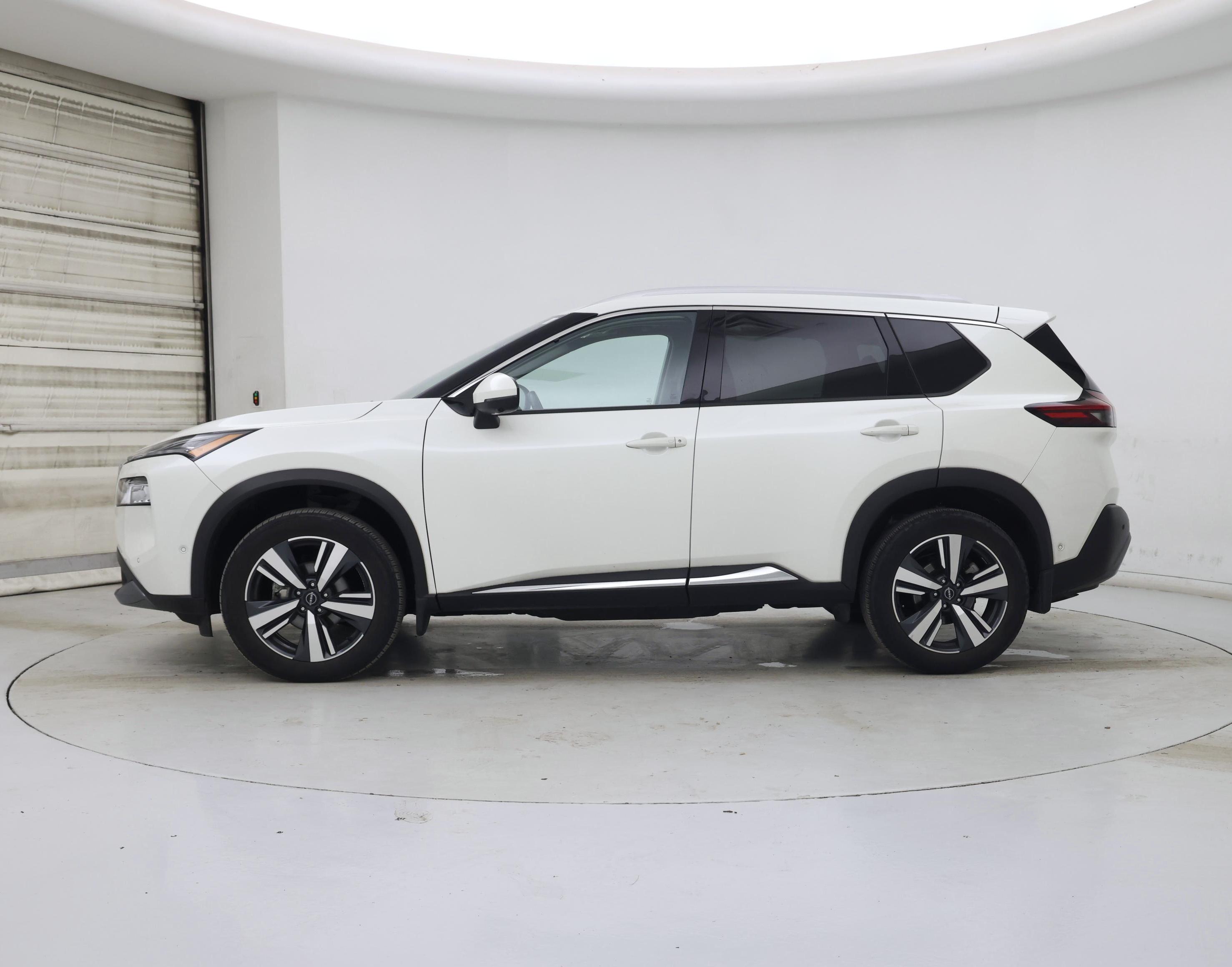 Thumbnail: 2022 Nissan Rogue - 3