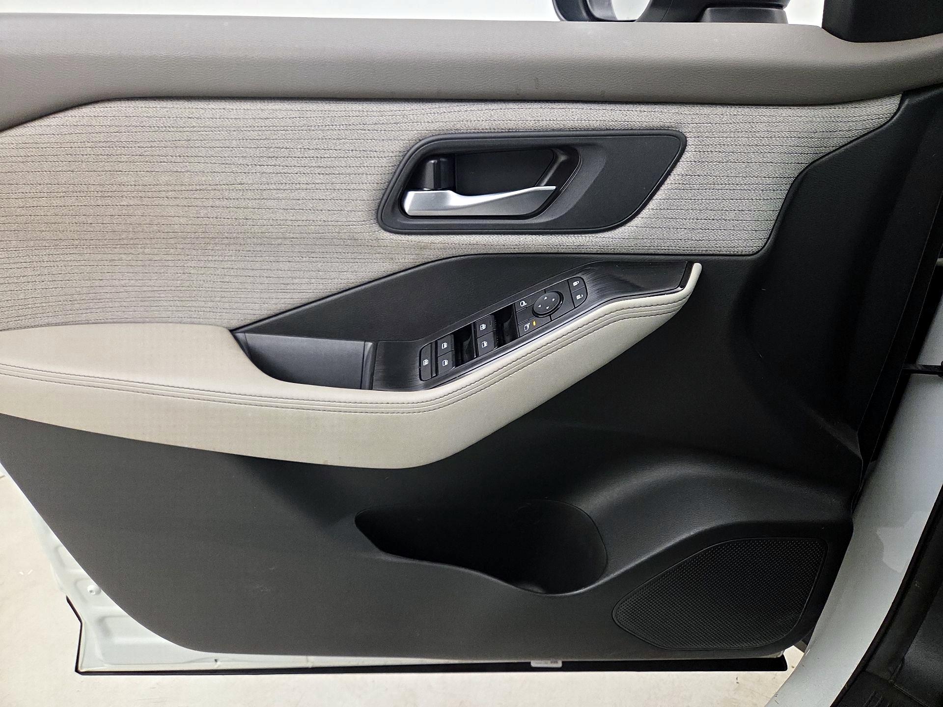 Thumbnail: 2023 Nissan Rogue - 12