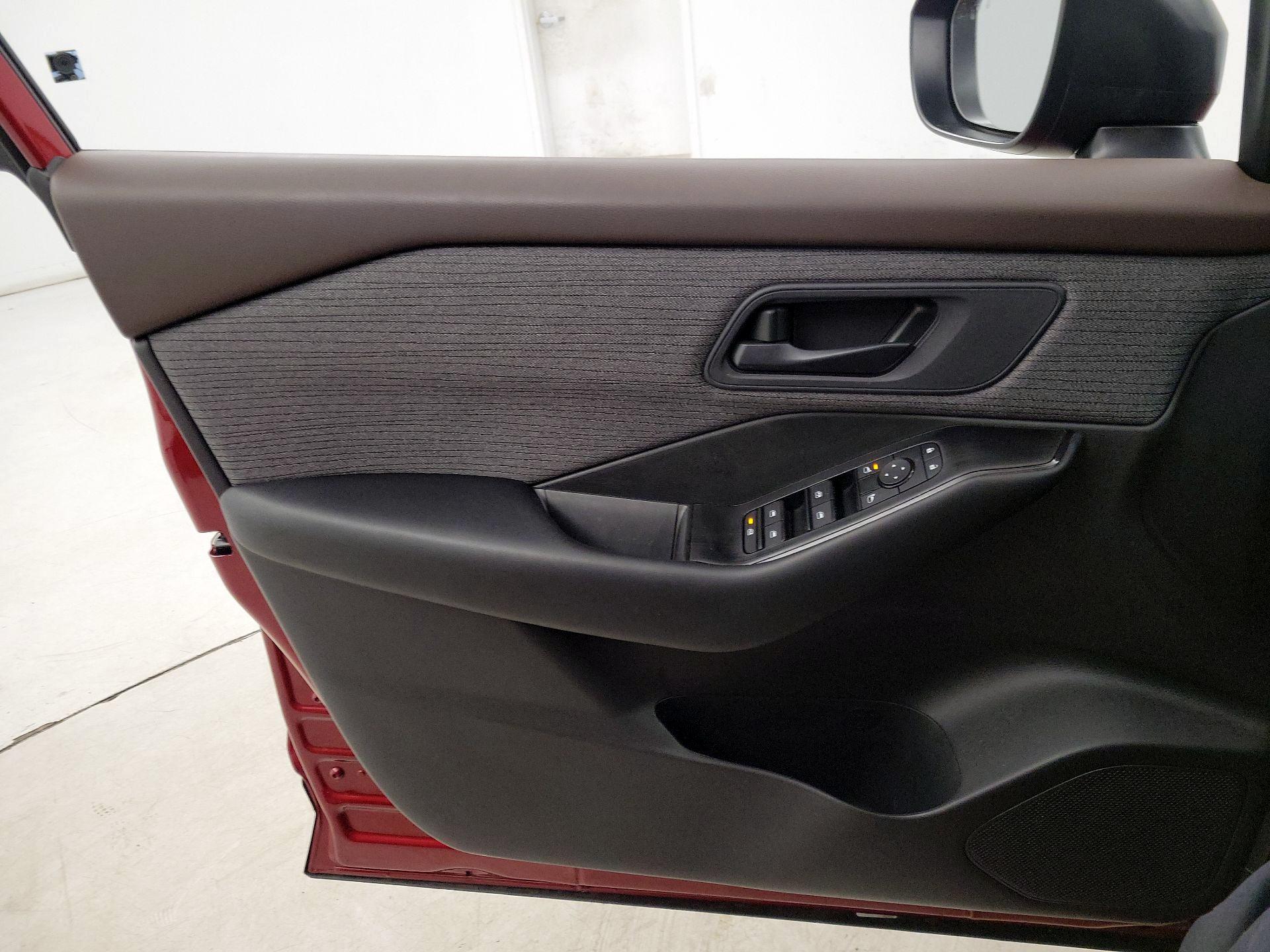 Thumbnail: 2023 Nissan Rogue - 12