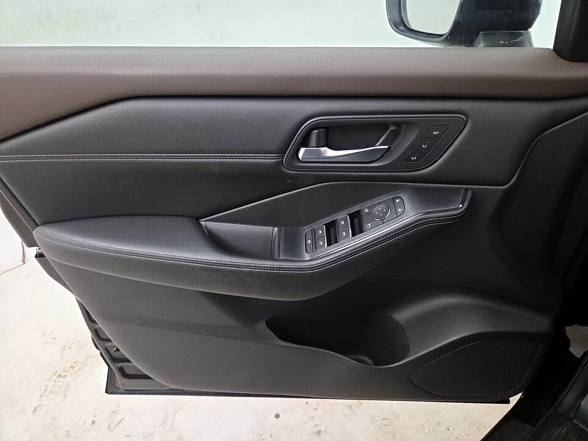 Thumbnail: 2023 Nissan Rogue - 12