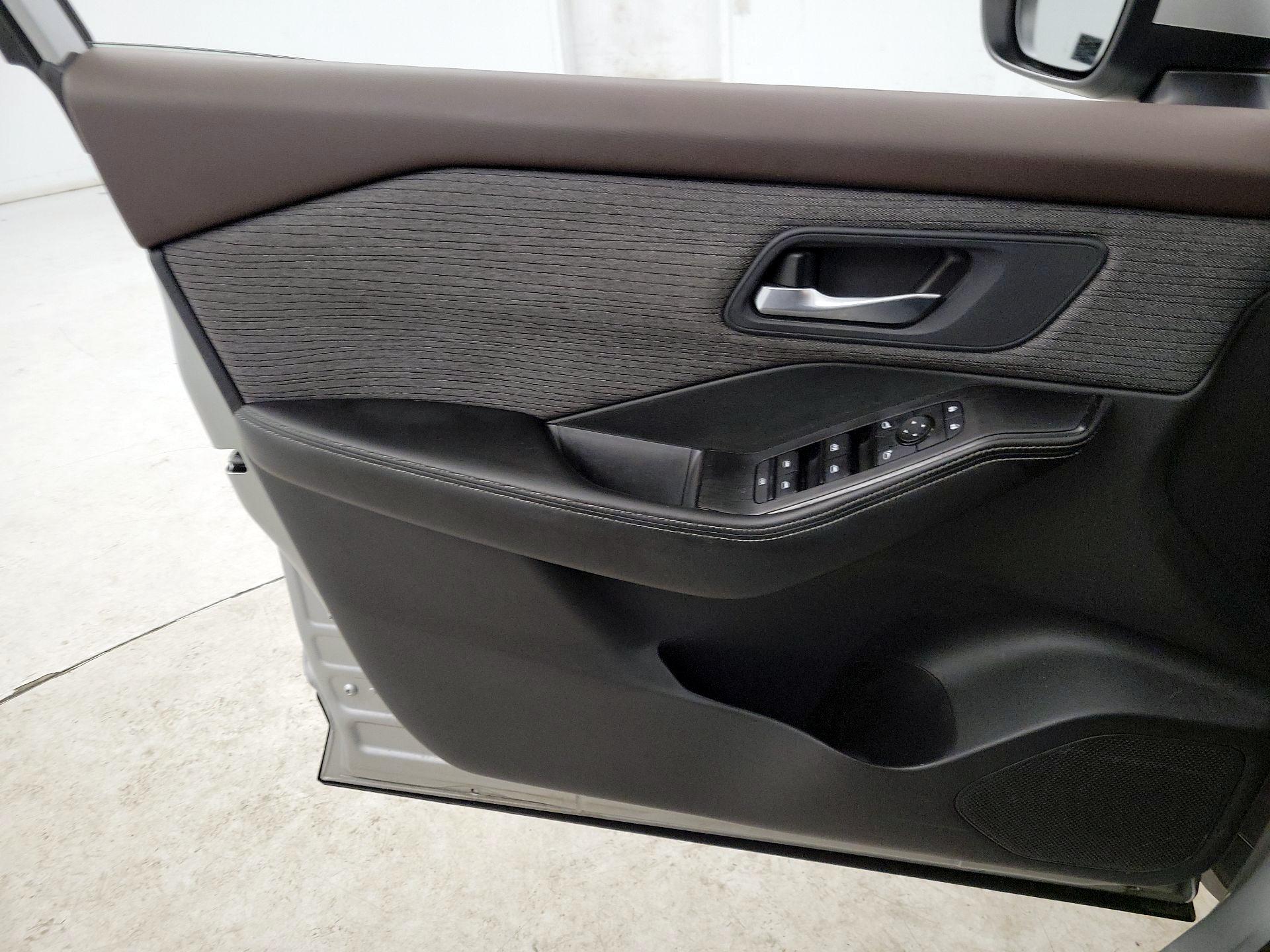 Thumbnail: 2022 Nissan Rogue - 12