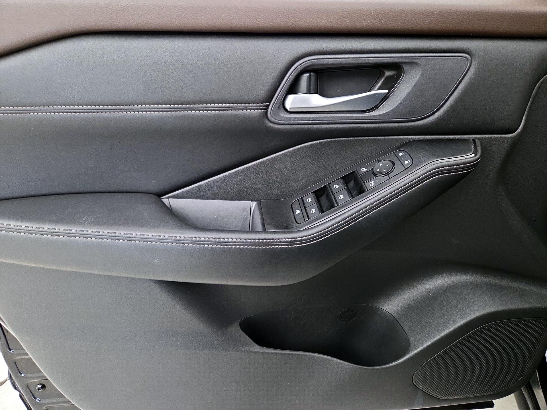 Thumbnail: 2023 Nissan Rogue - 12