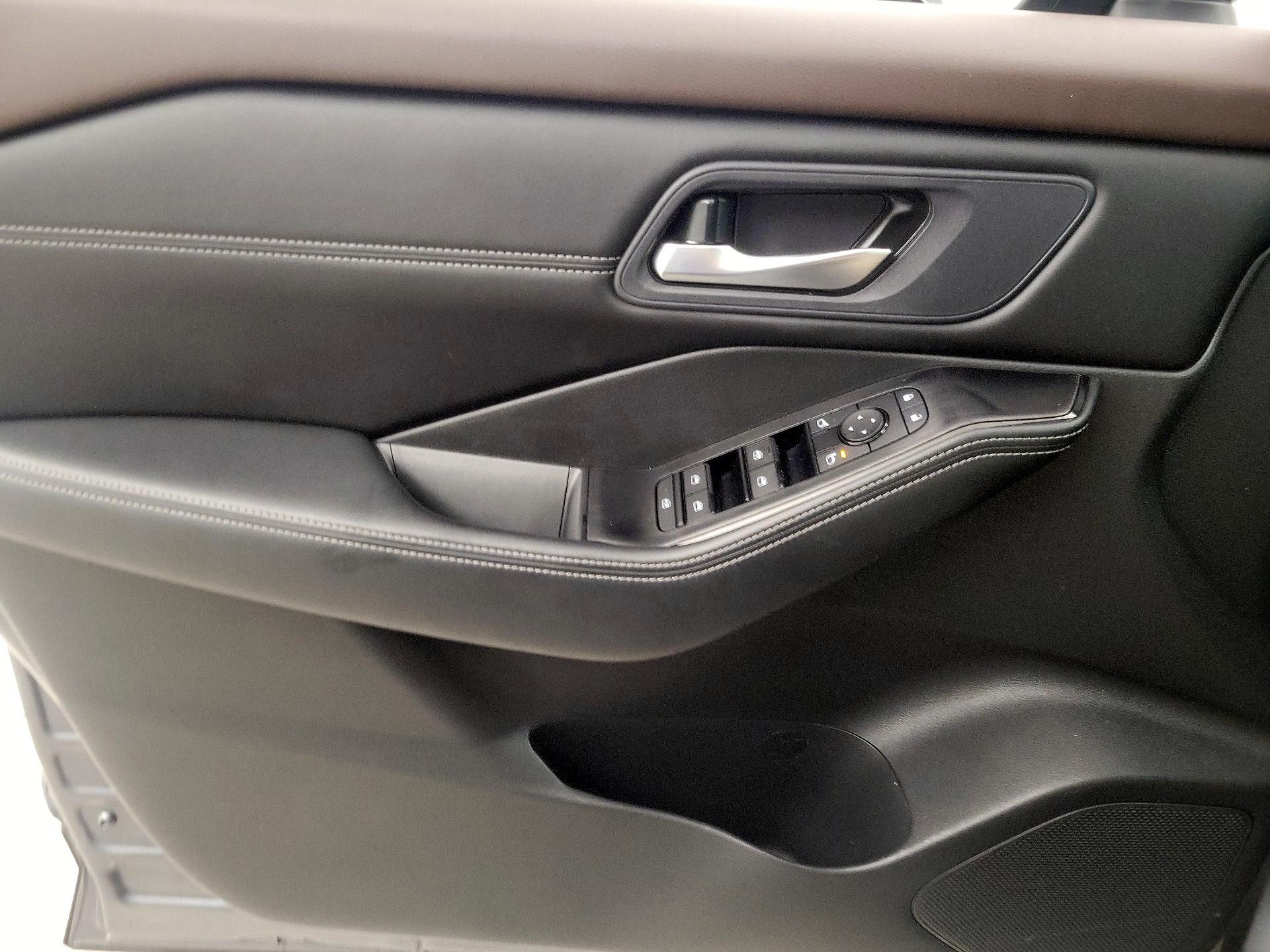 Thumbnail: 2023 Nissan Rogue - 12