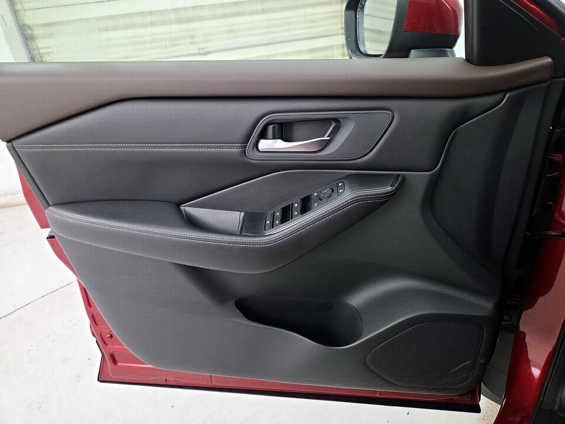 Thumbnail: 2023 Nissan Rogue - 12