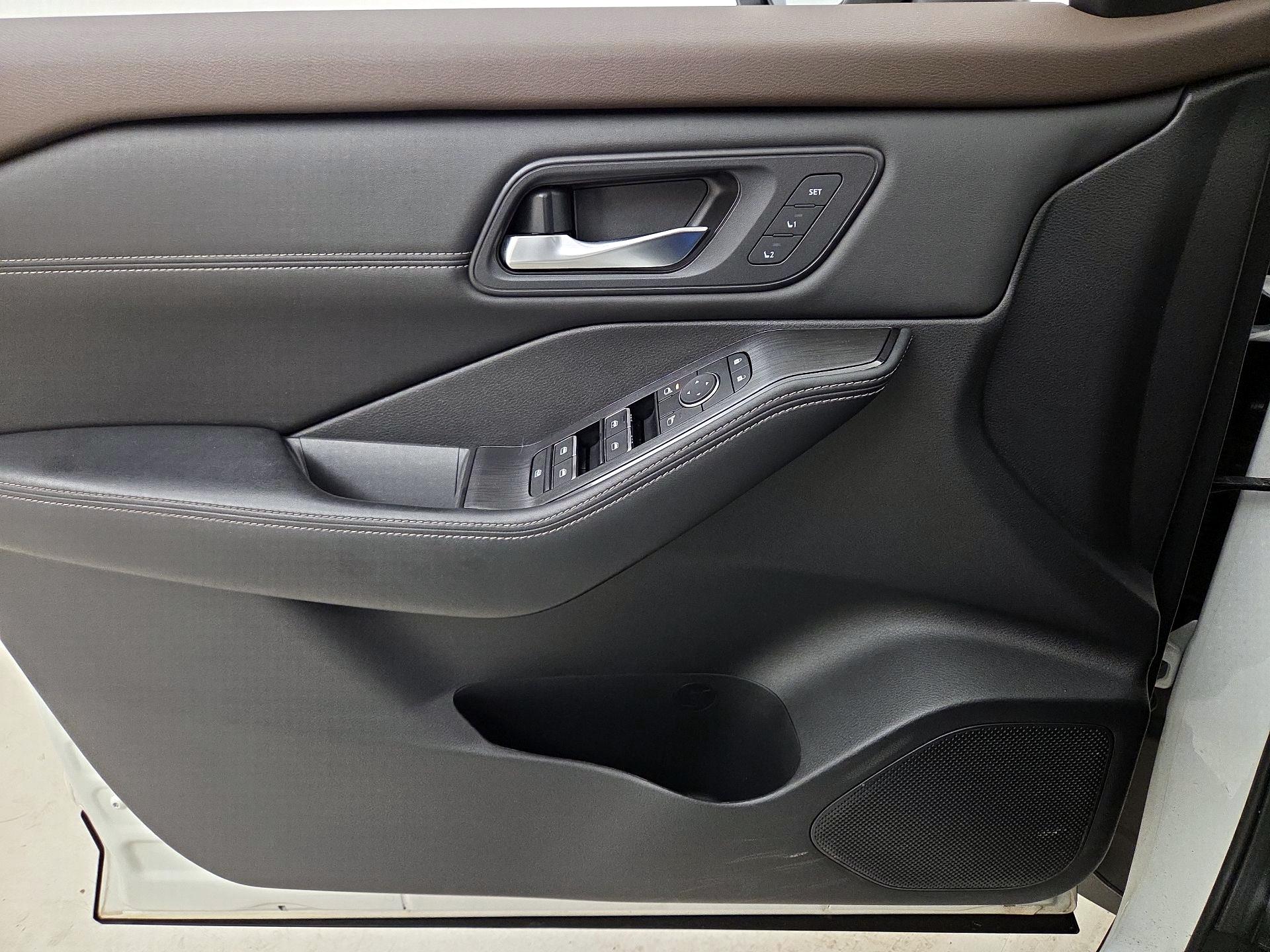 Thumbnail: 2023 Nissan Rogue - 12