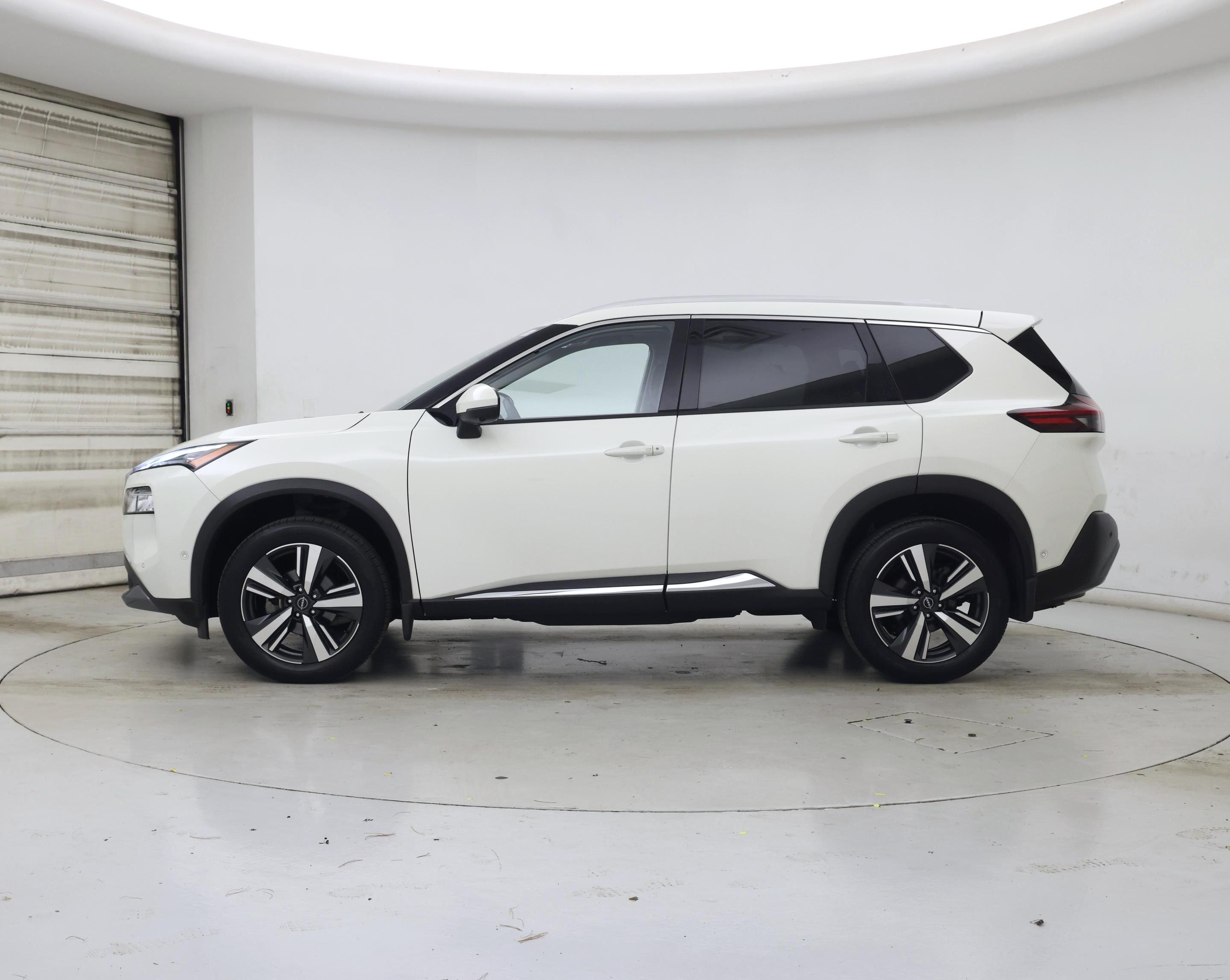 Thumbnail: 2023 Nissan Rogue - 3