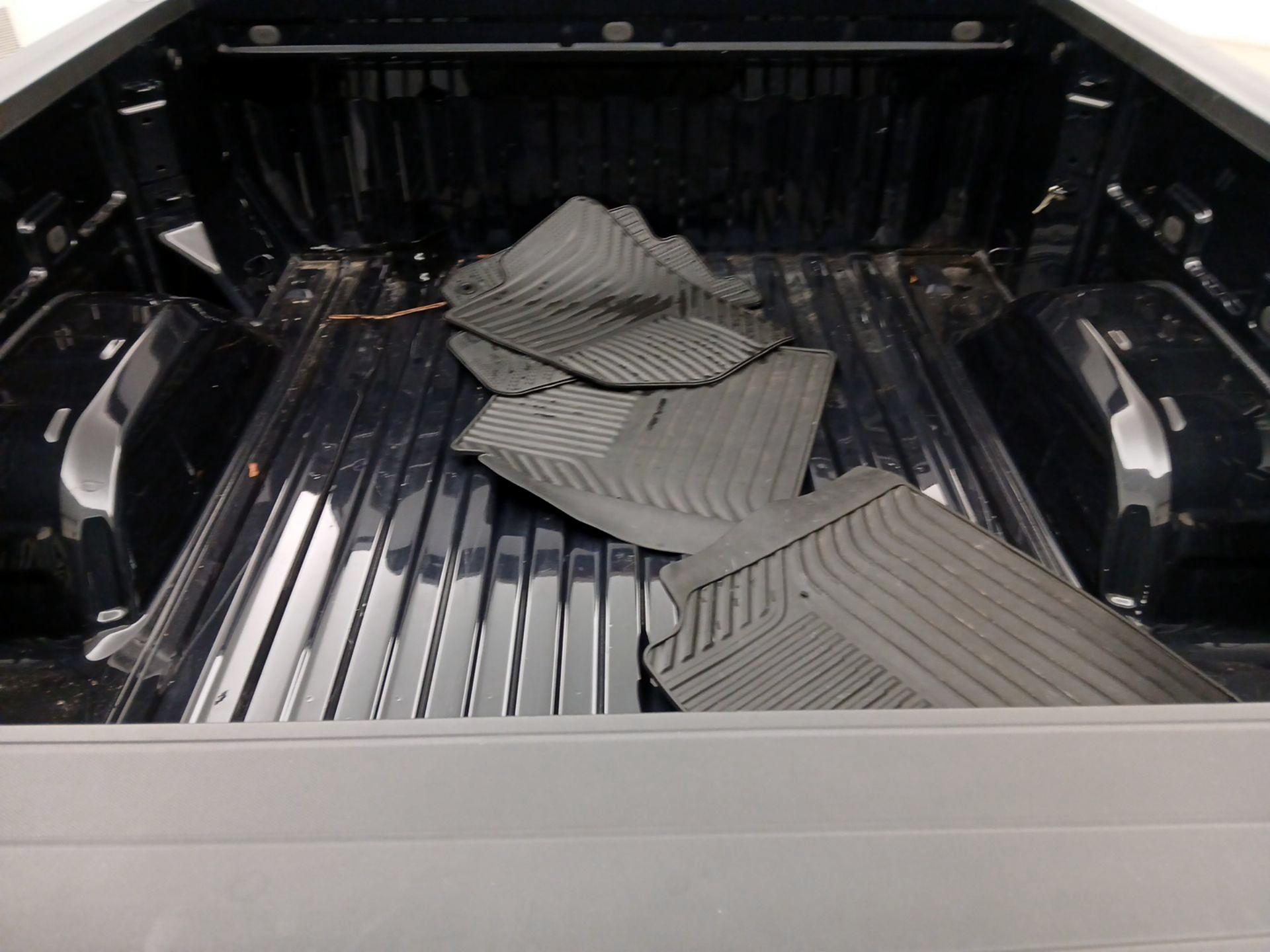 Thumbnail: 2023 Chevrolet Silverado 1500 - 19