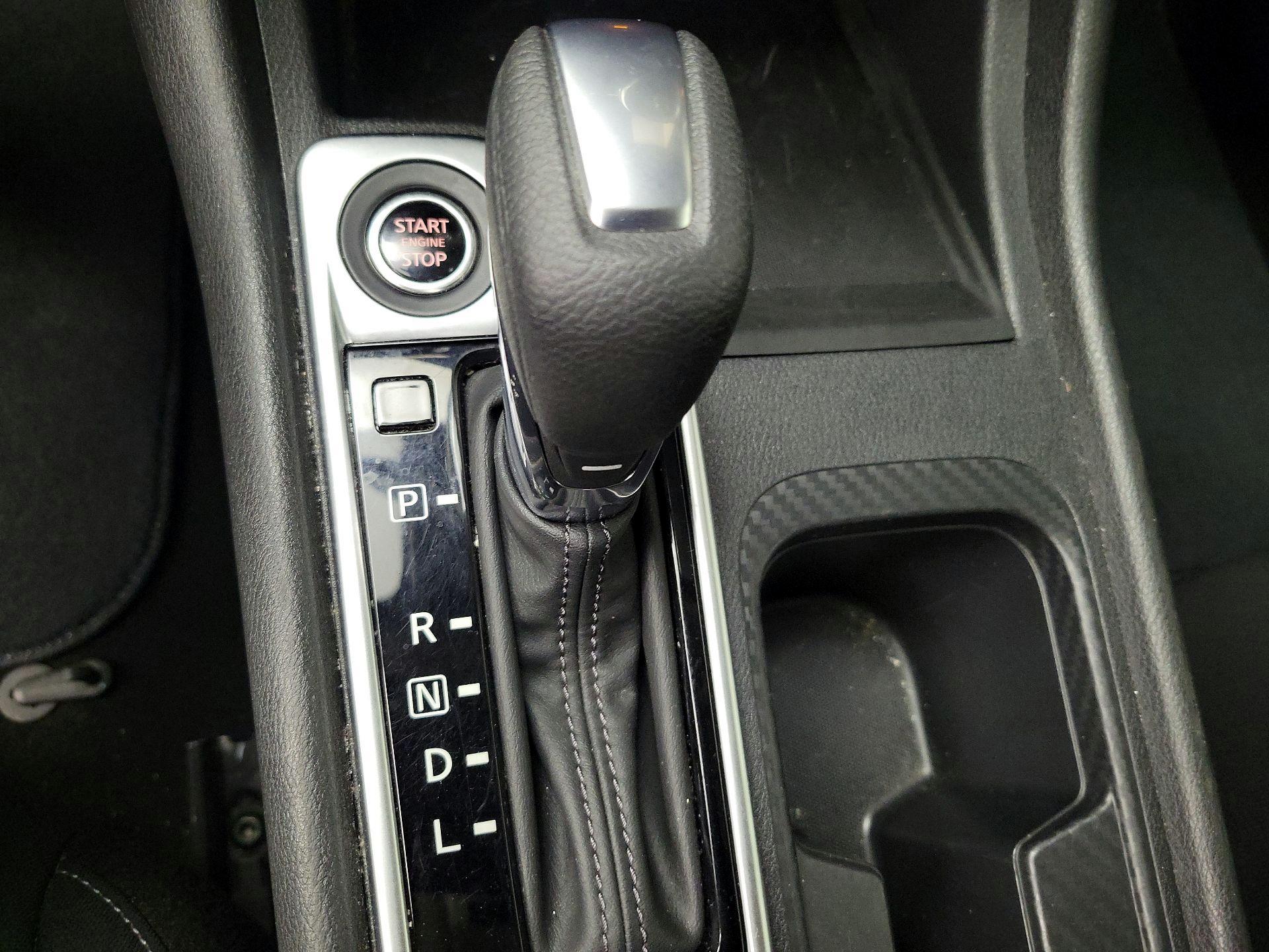 Thumbnail: 2022 Nissan Sentra - 17