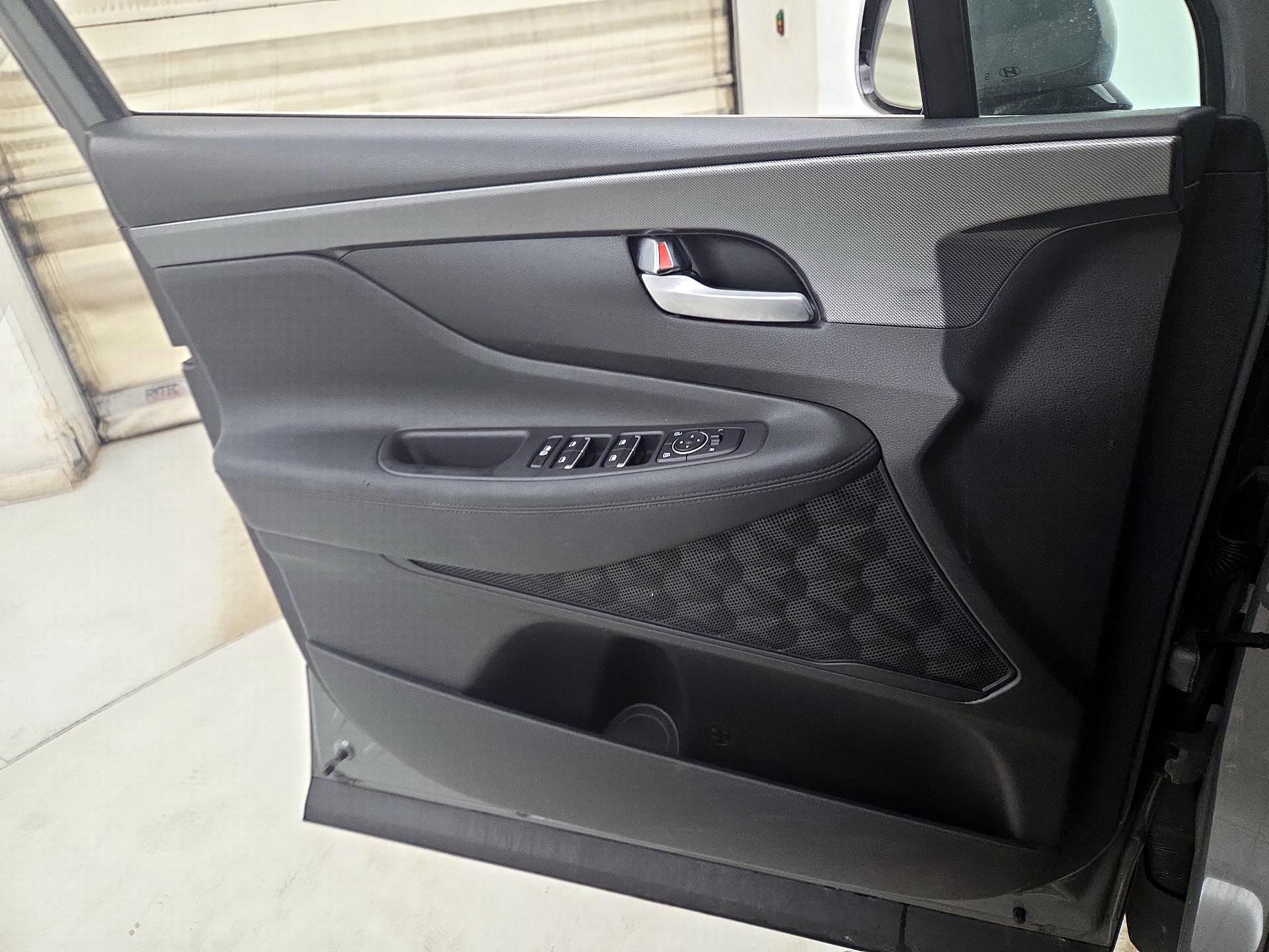 Thumbnail: 2023 Hyundai Santa Fe - 12