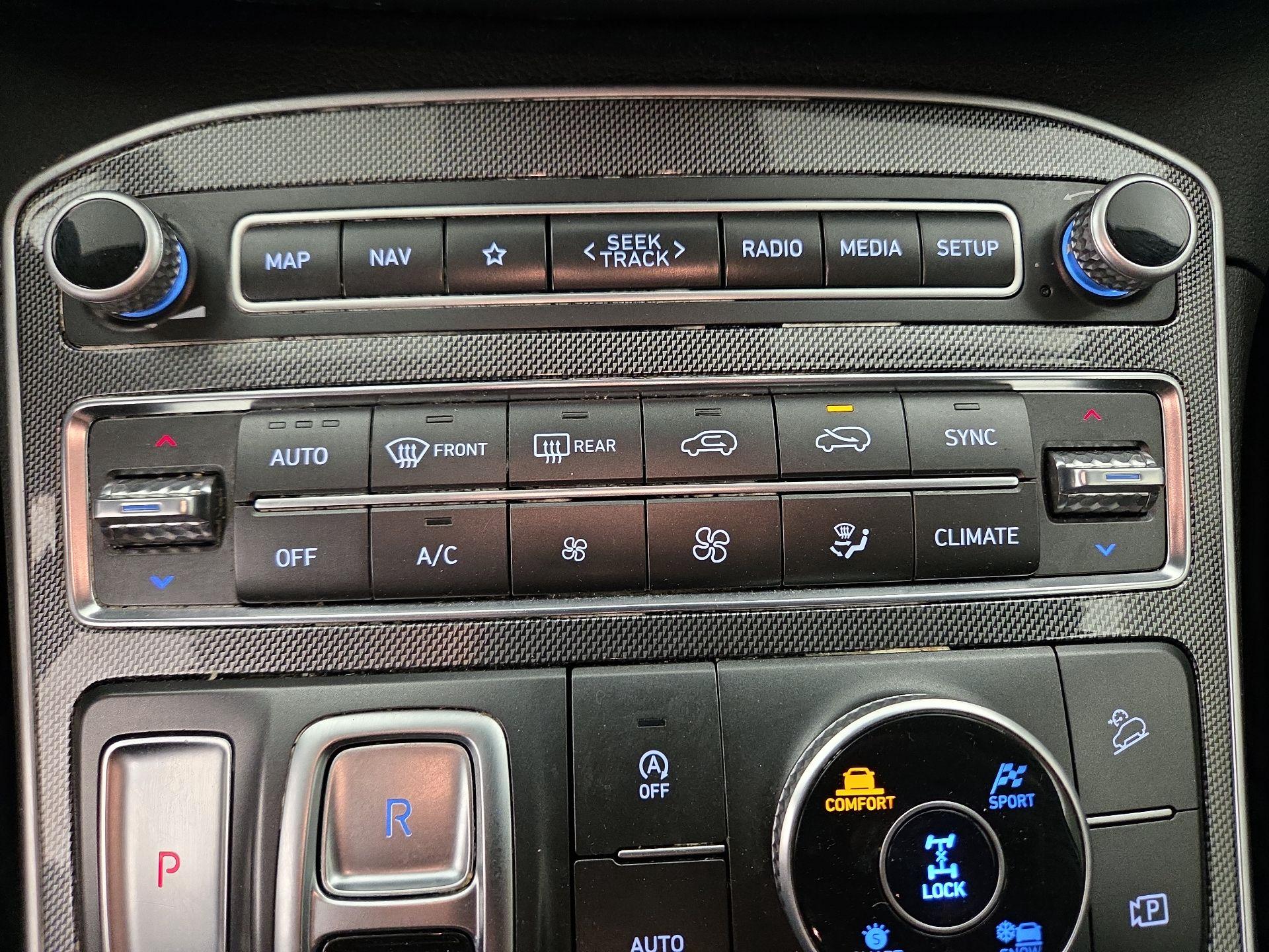 Thumbnail: 2023 Hyundai Santa Fe - 16