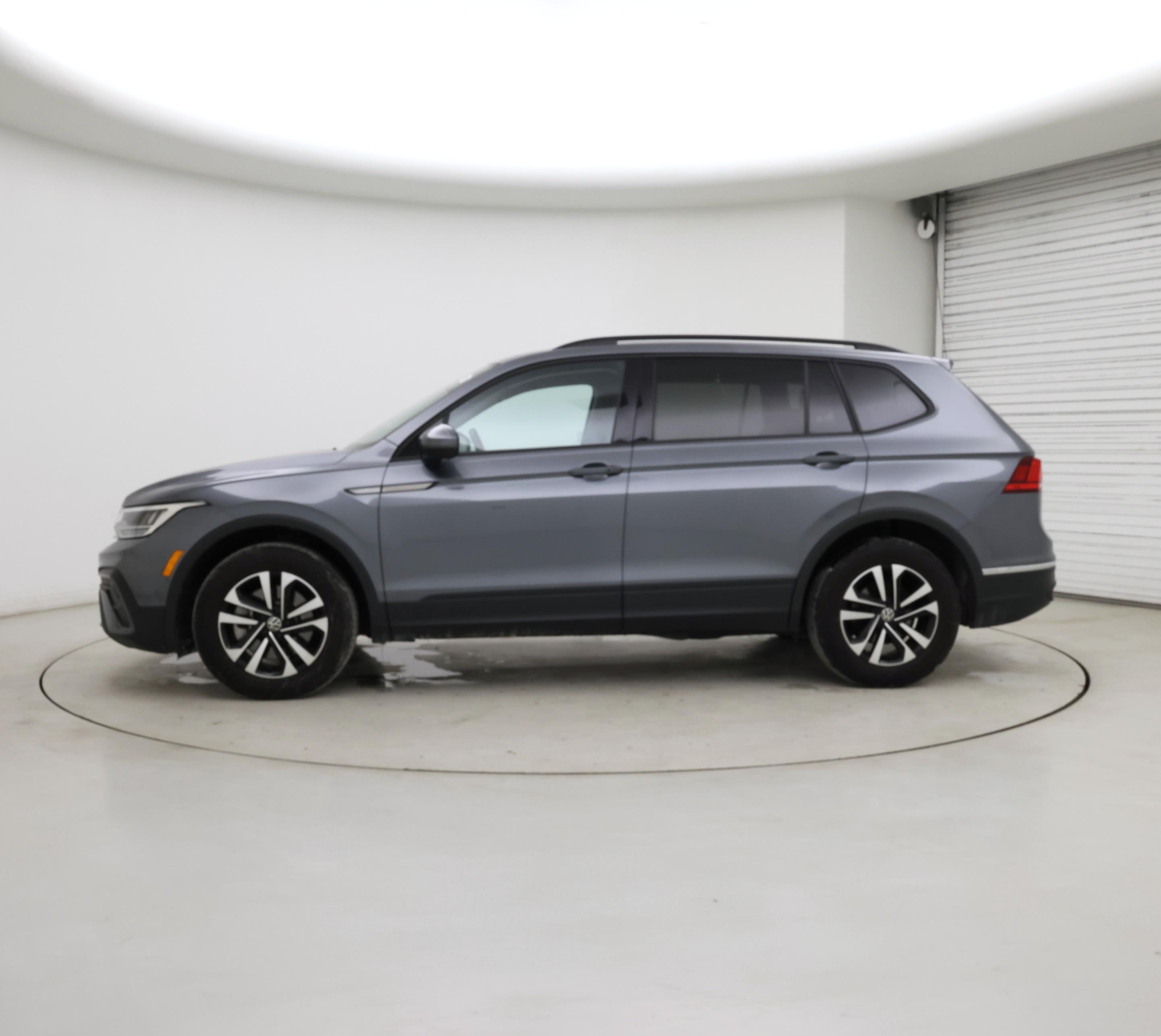 Thumbnail: 2024 Volkswagen Tiguan - 3