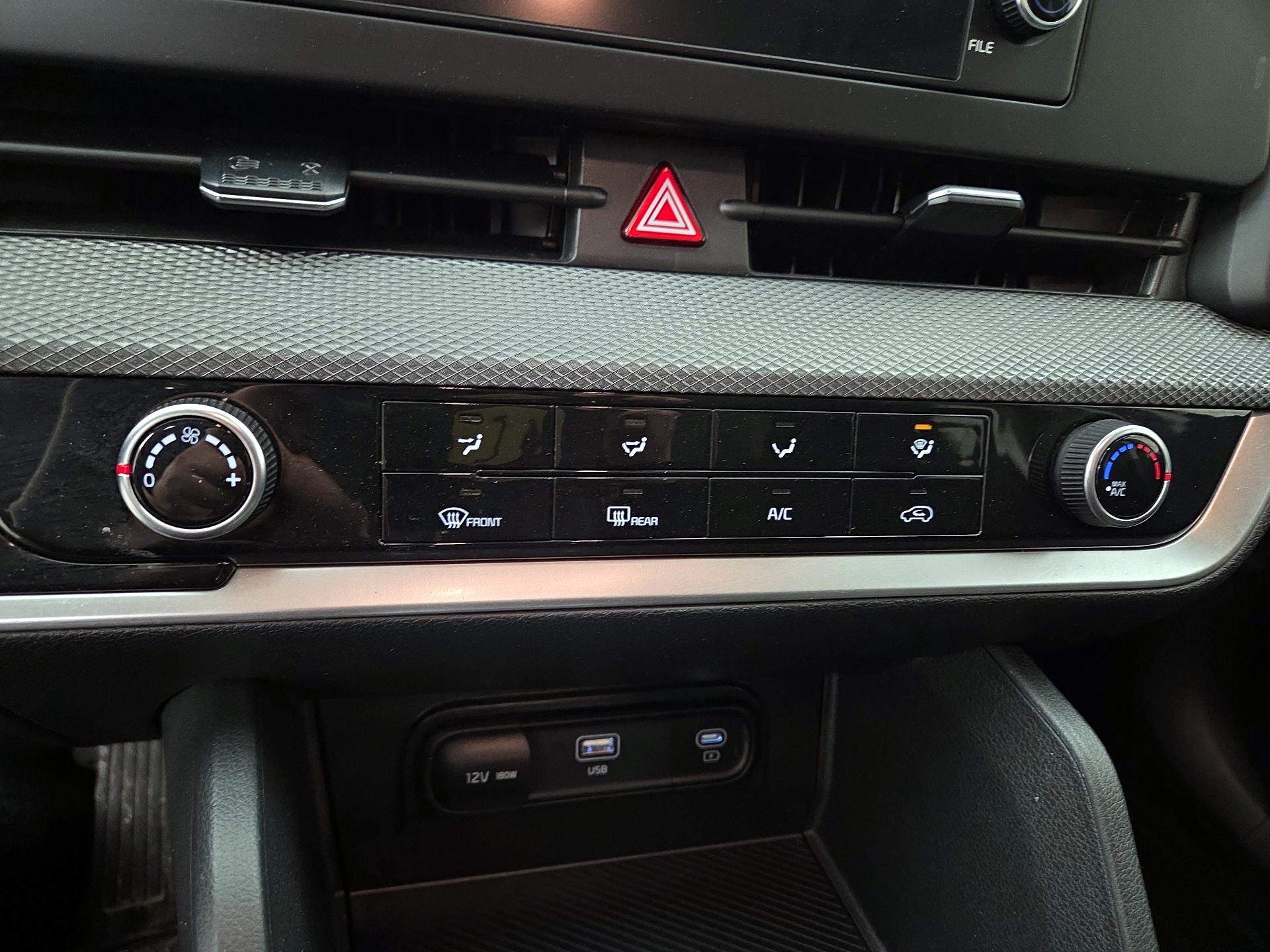 Thumbnail: 2024 Kia Sportage - 16