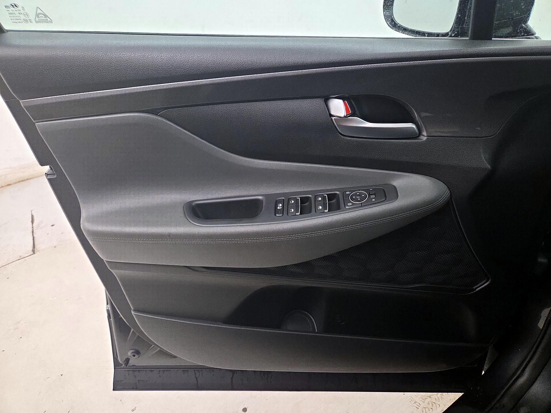 Thumbnail: 2023 Hyundai Santa Fe - 12