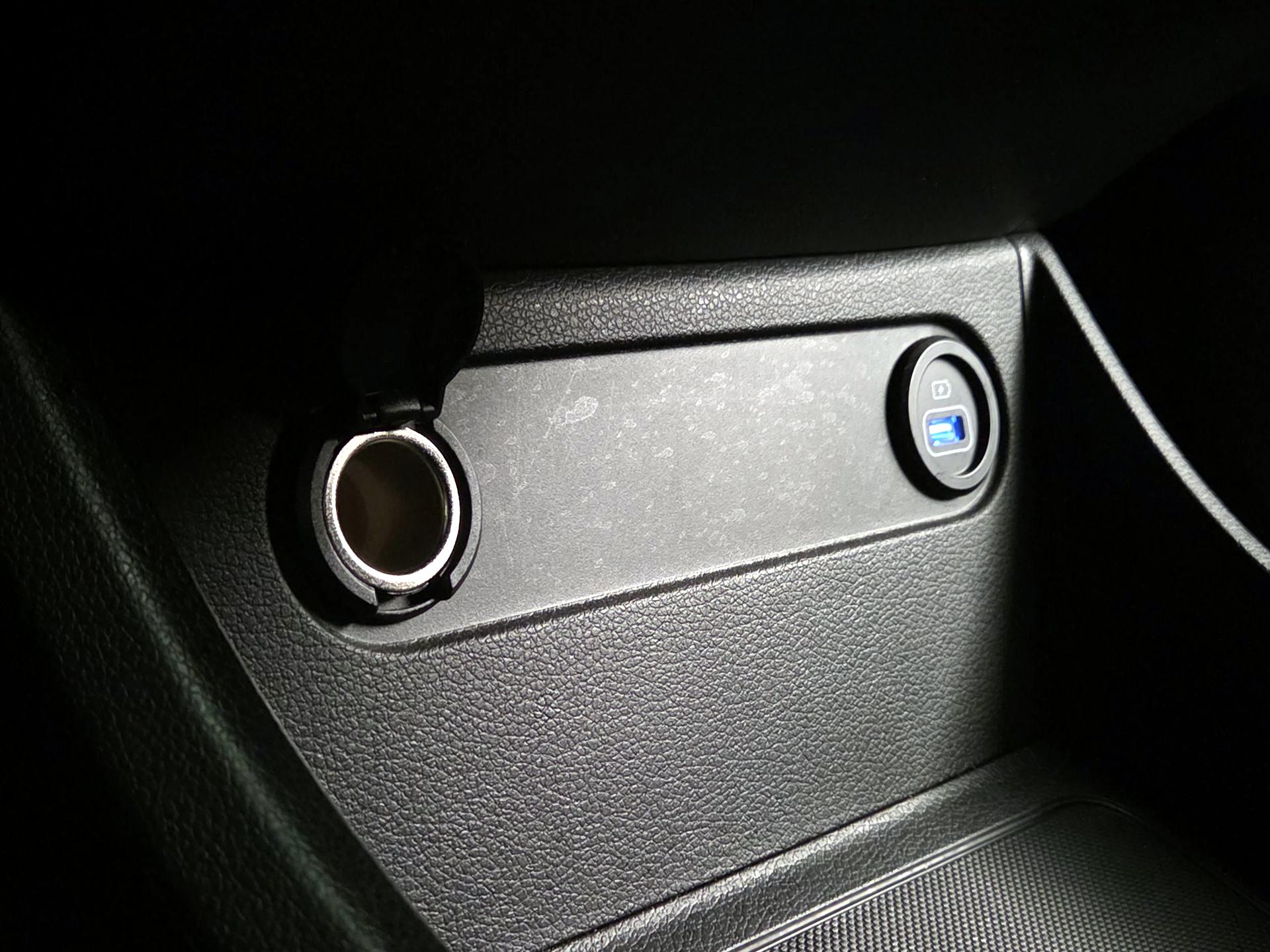 Thumbnail: 2023 Hyundai Santa Fe - 19