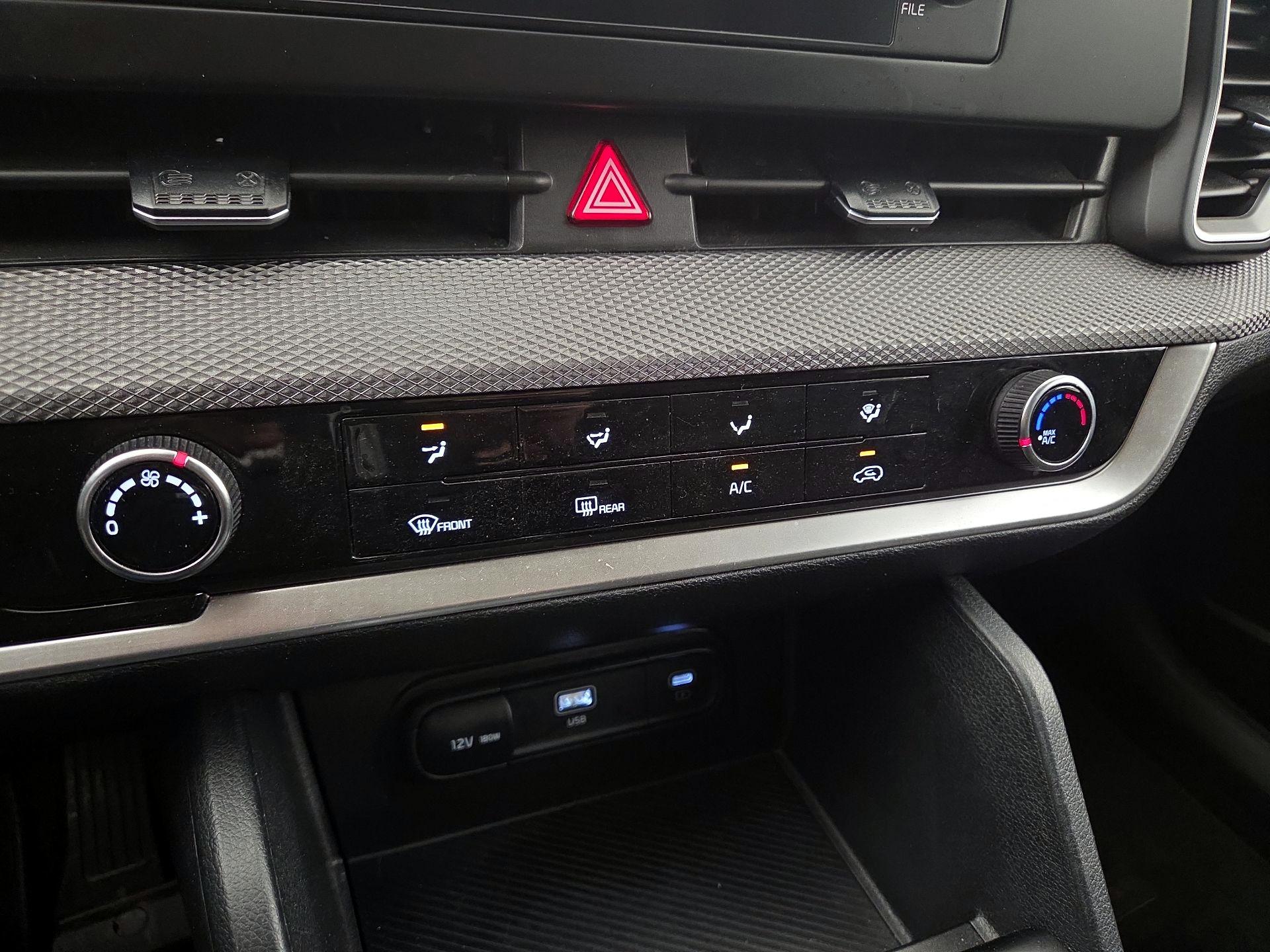 Thumbnail: 2024 Kia Sportage - 16