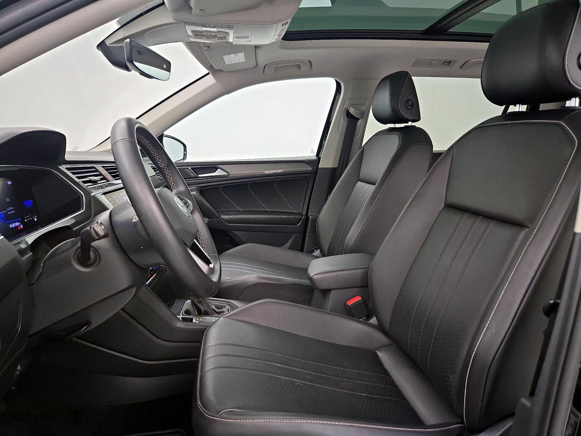 Thumbnail: 2022 Volkswagen Tiguan - 11