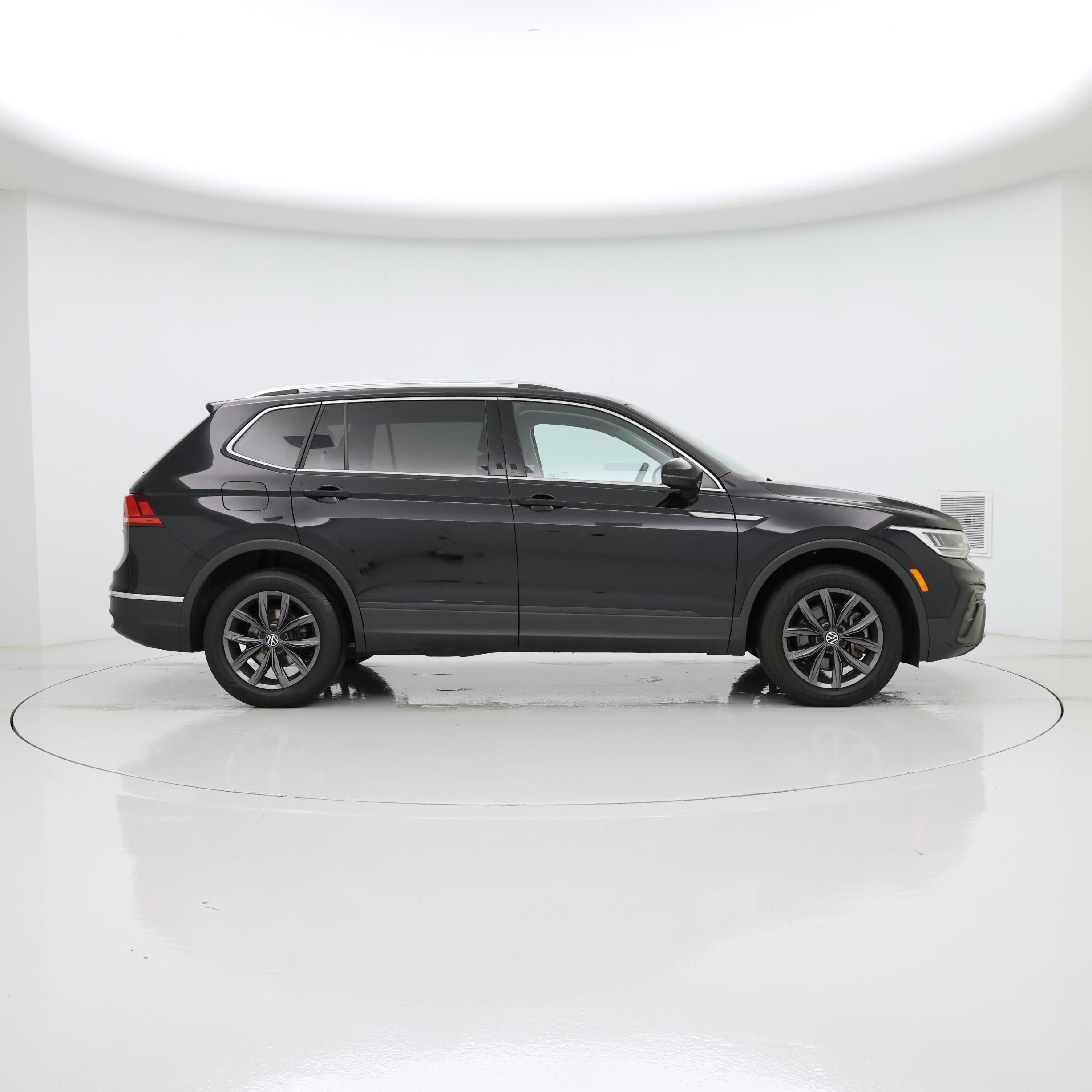 Thumbnail: 2022 Volkswagen Tiguan - 7