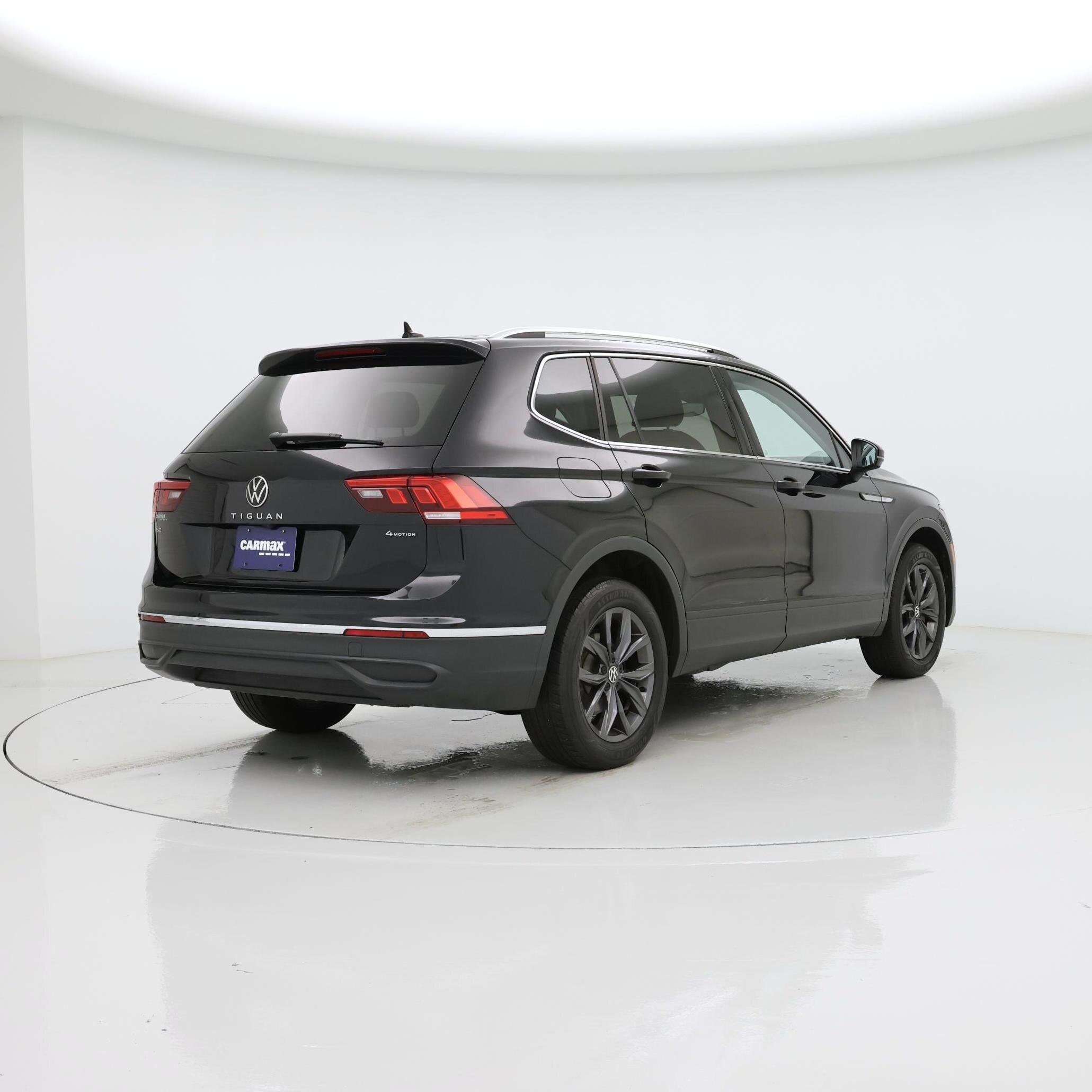 Thumbnail: 2022 Volkswagen Tiguan - 8