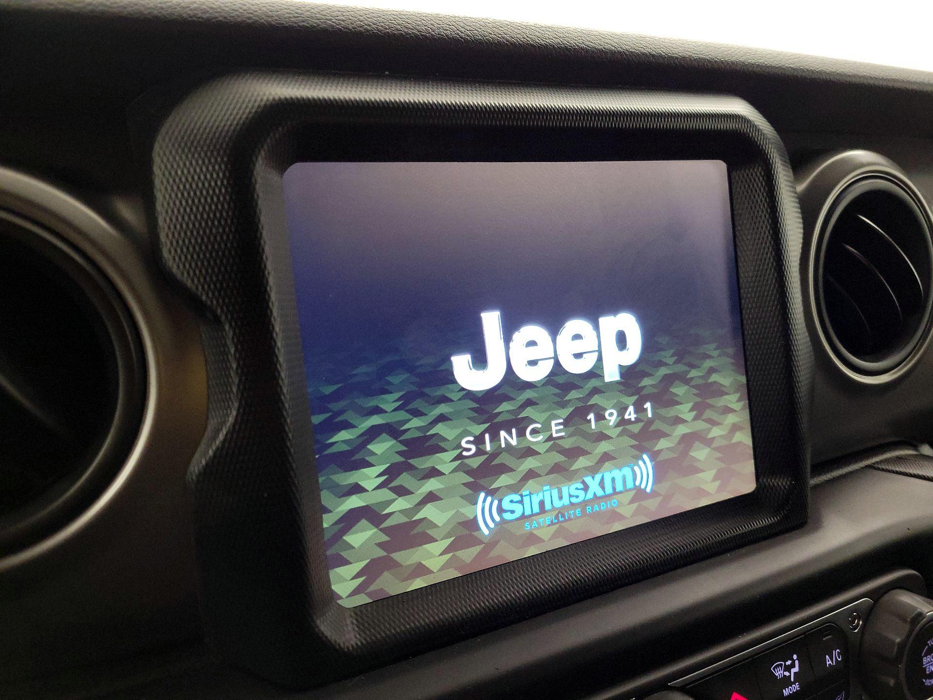 Thumbnail: 2022 Jeep Wrangler - 16