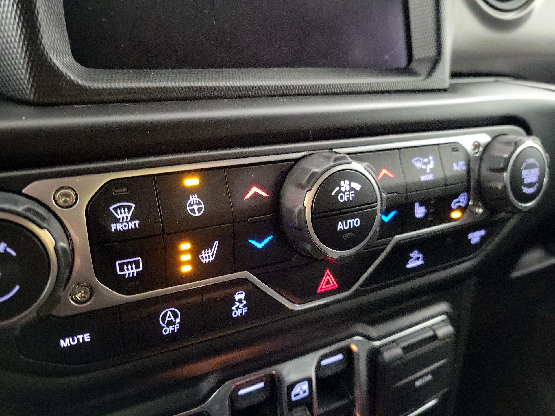 Thumbnail: 2022 Jeep Wrangler - 17