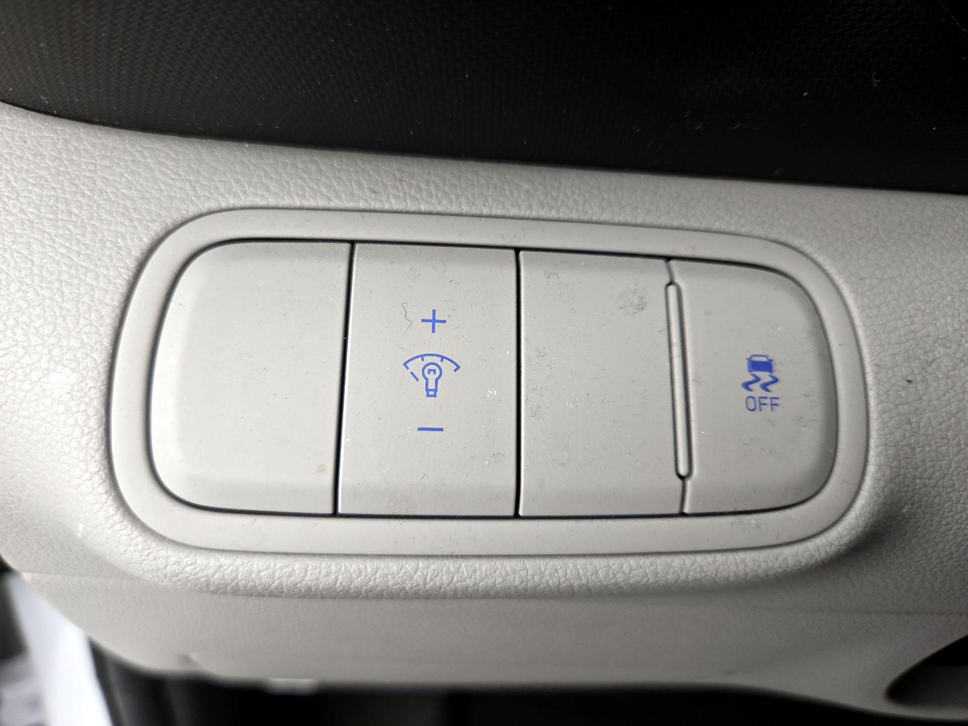 Thumbnail: 2023 Hyundai Venue - 13