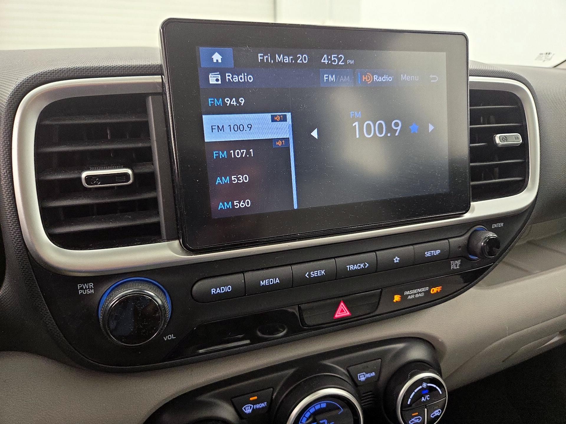 Thumbnail: 2023 Hyundai Venue - 15