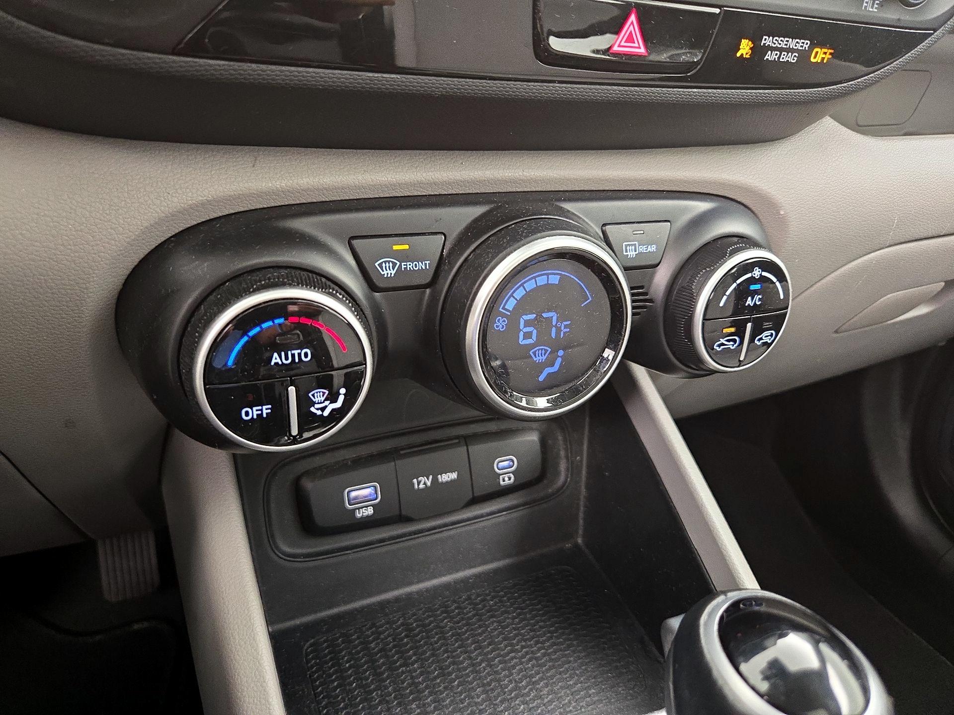 Thumbnail: 2023 Hyundai Venue - 16