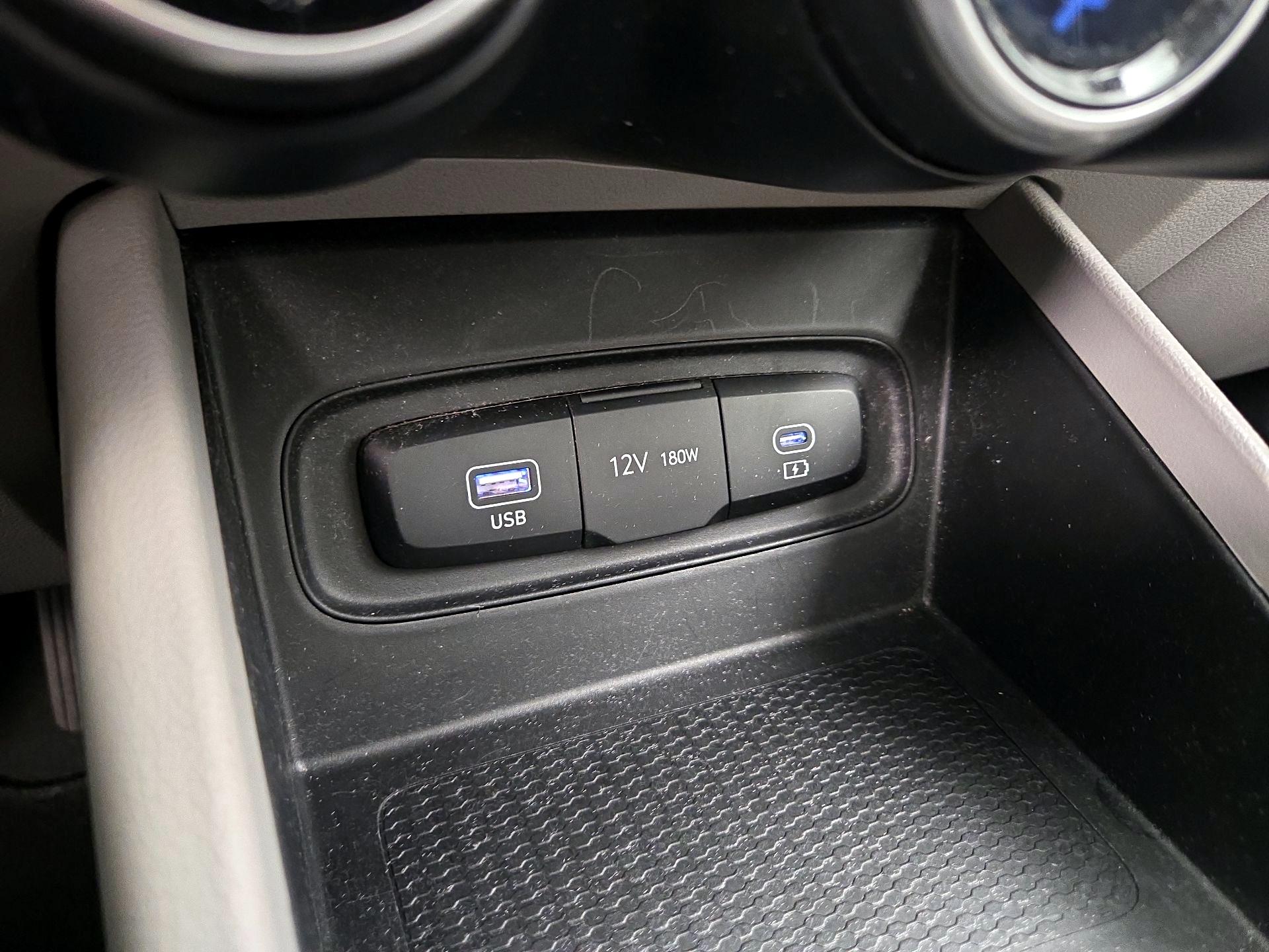 Thumbnail: 2023 Hyundai Venue - 18