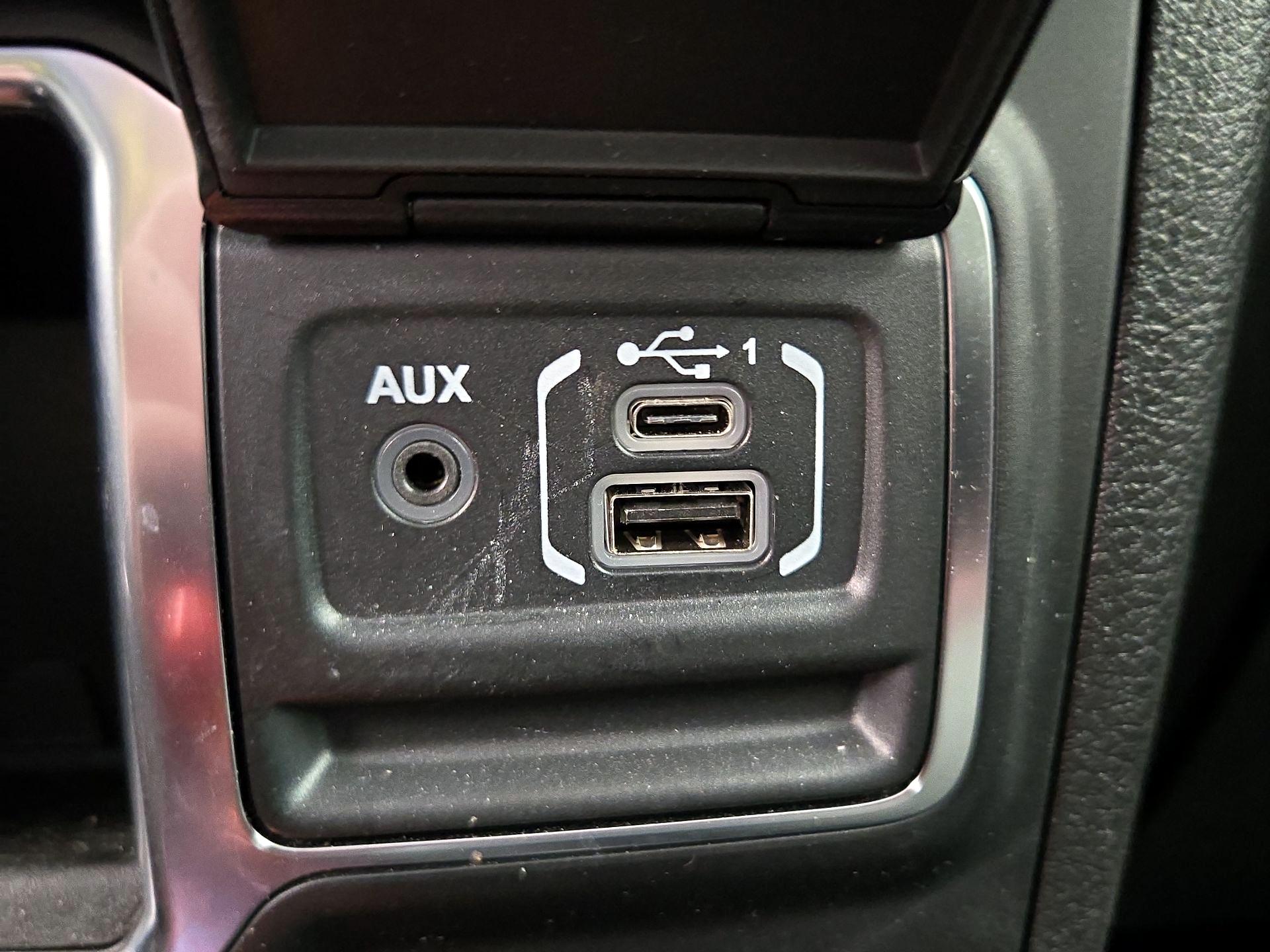 Thumbnail: 2024 Jeep Wrangler - 18