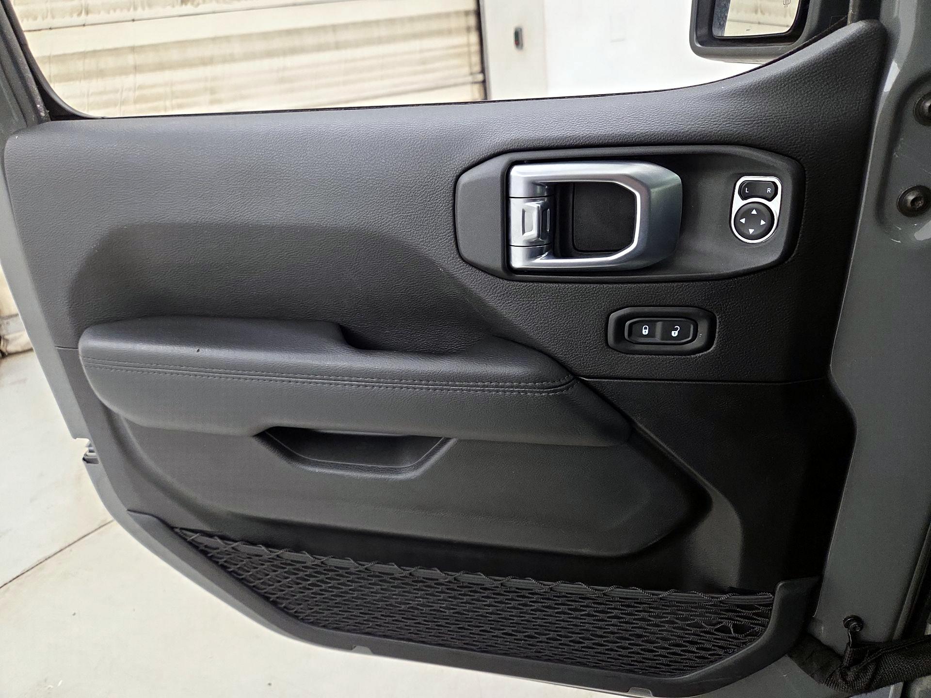 Thumbnail: 2021 Jeep Wrangler - 12