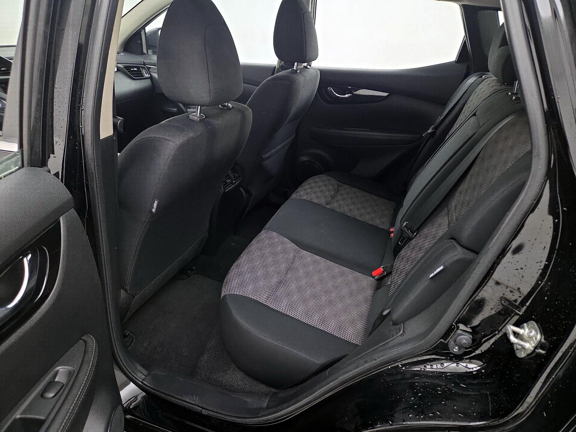 Thumbnail: 2022 Nissan Rogue Sport - 19