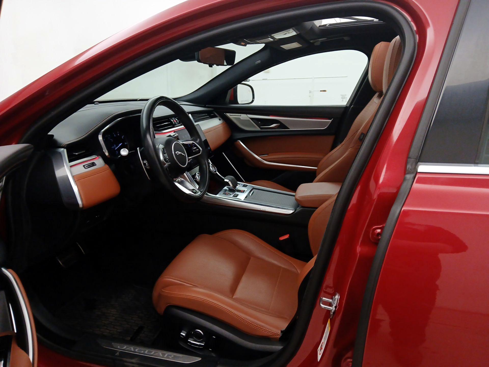 Thumbnail: 2022 Jaguar XF - 11