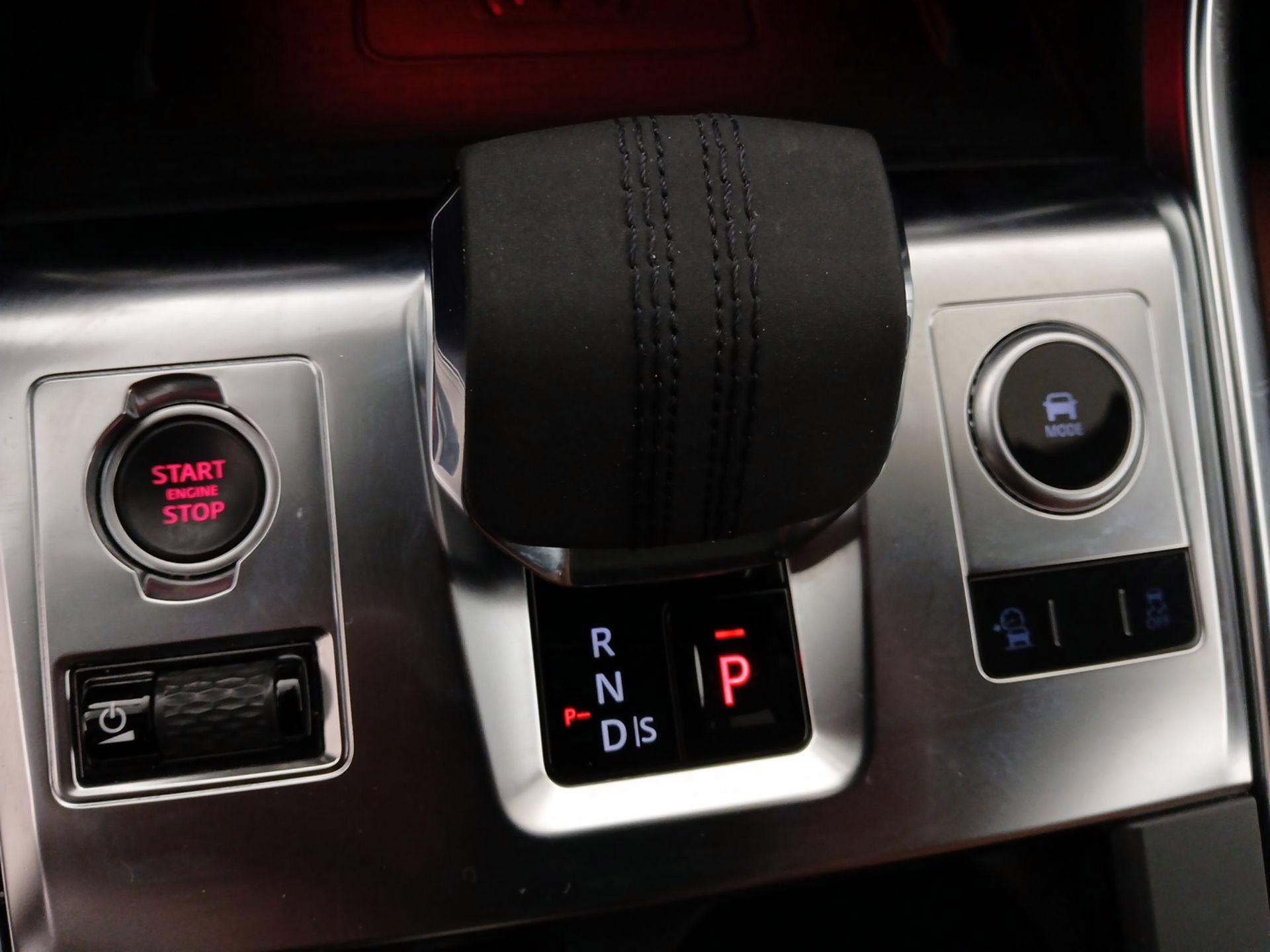 Thumbnail: 2022 Jaguar XF - 18