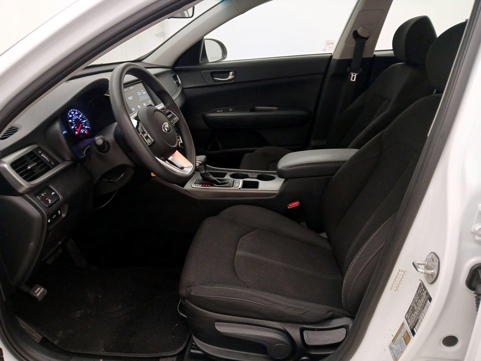 Thumbnail: 2020 Kia Optima - 11