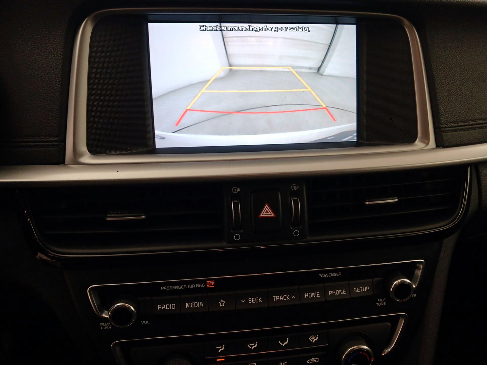 Thumbnail: 2020 Kia Optima - 14