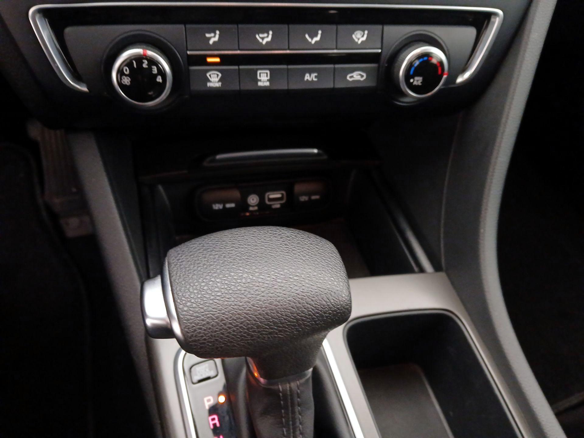 Thumbnail: 2020 Kia Optima - 16