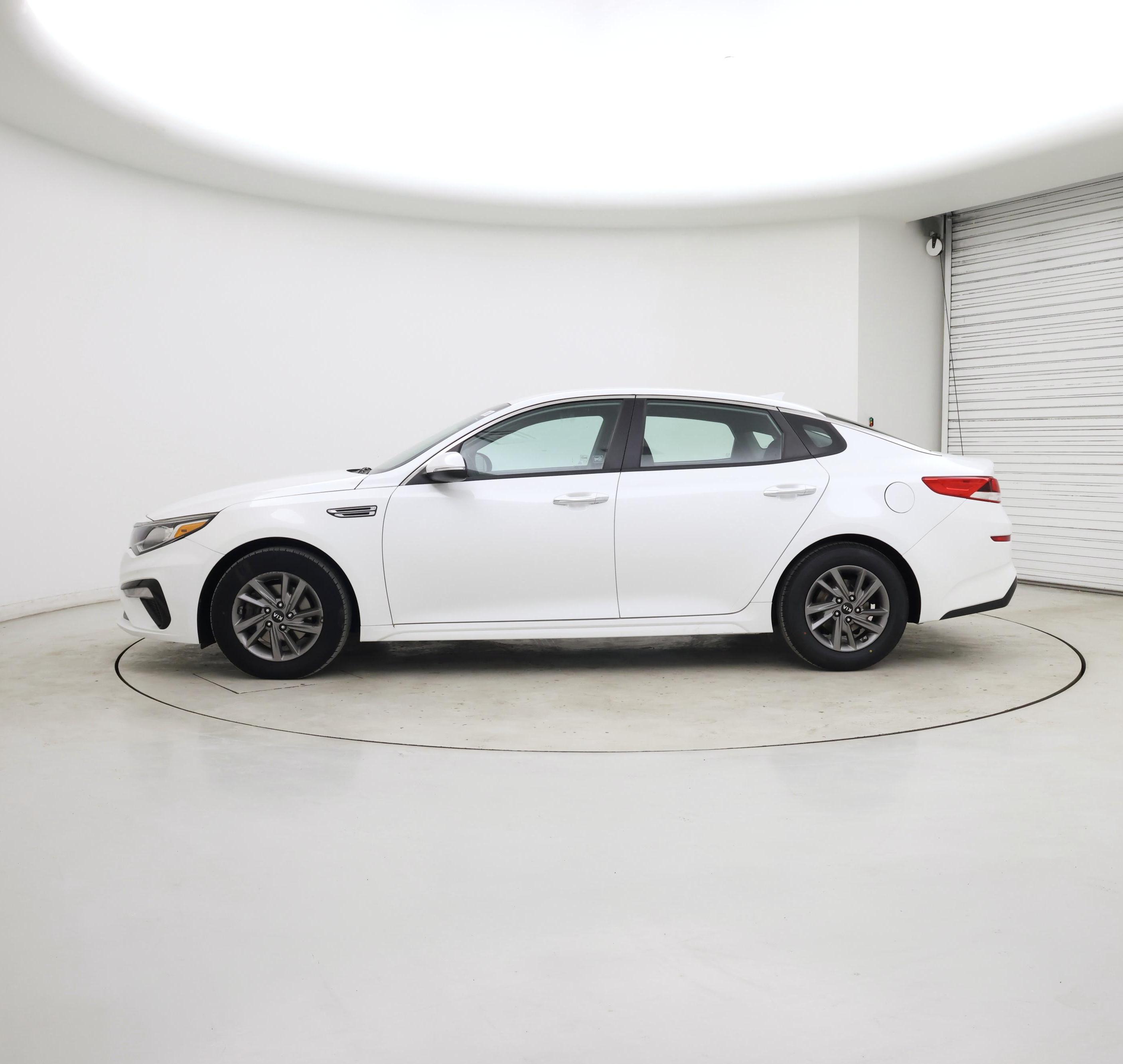 Thumbnail: 2020 Kia Optima - 3