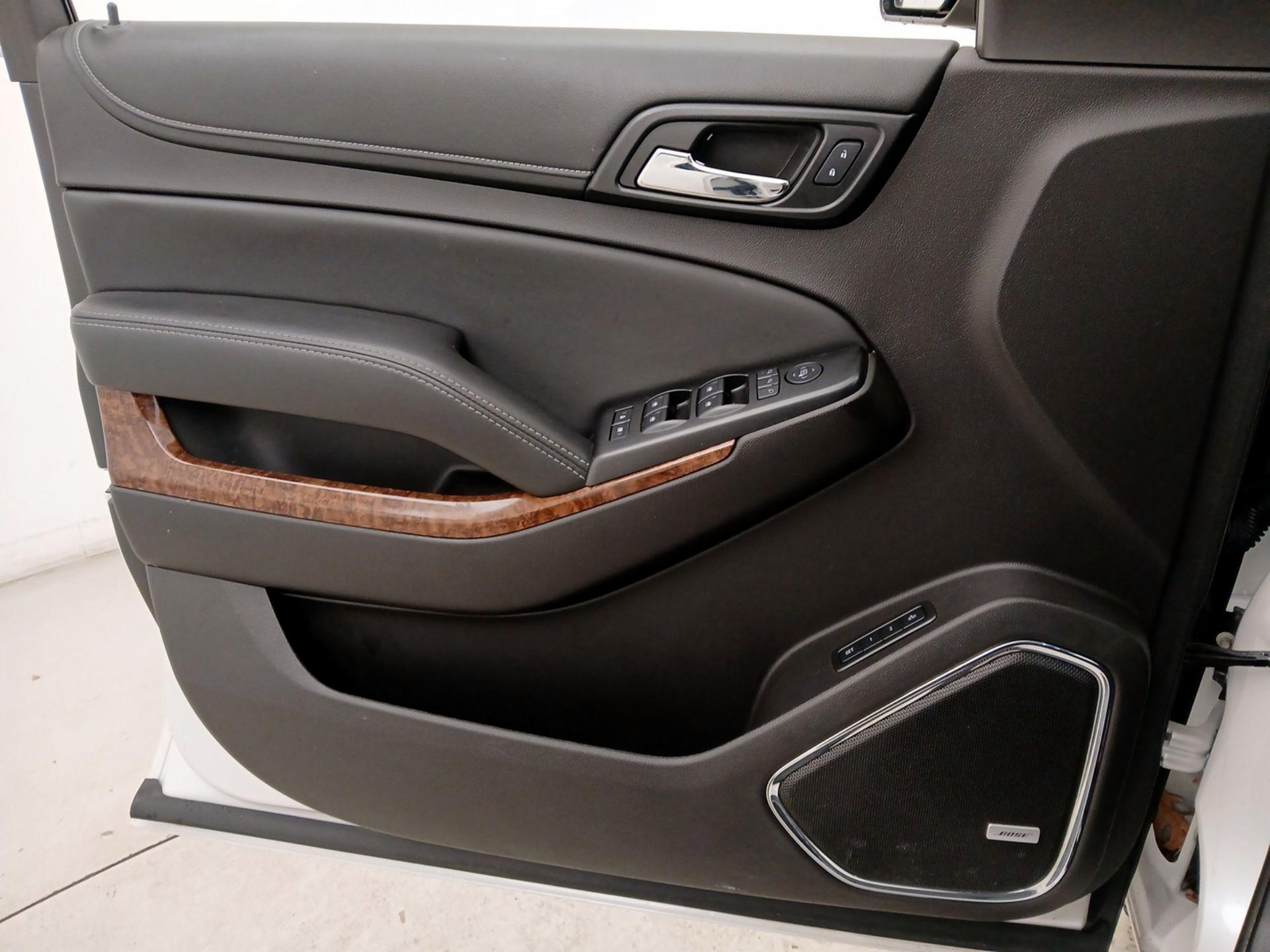 Thumbnail: 2016 Chevrolet Tahoe - 12