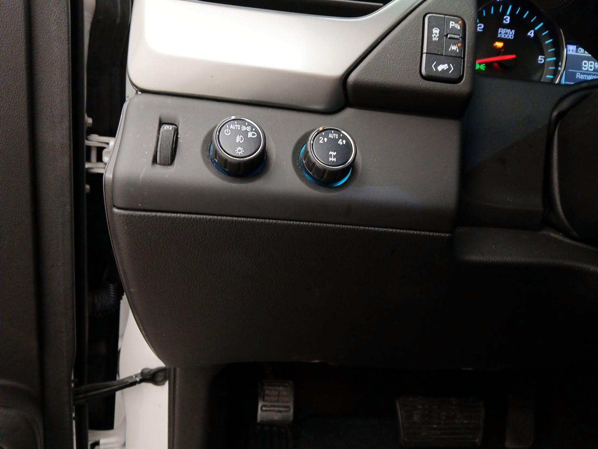 Thumbnail: 2016 Chevrolet Tahoe - 13