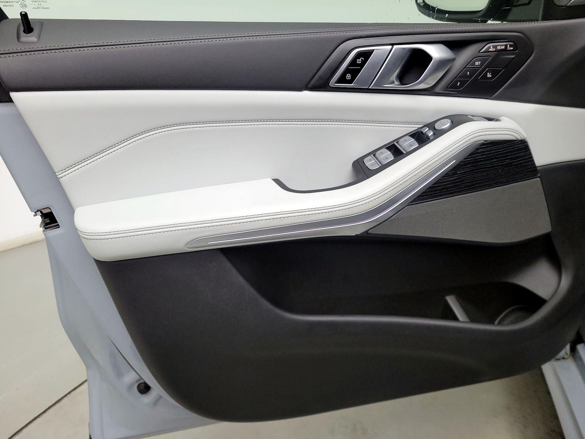 Thumbnail: 2023 BMW X7 - 12